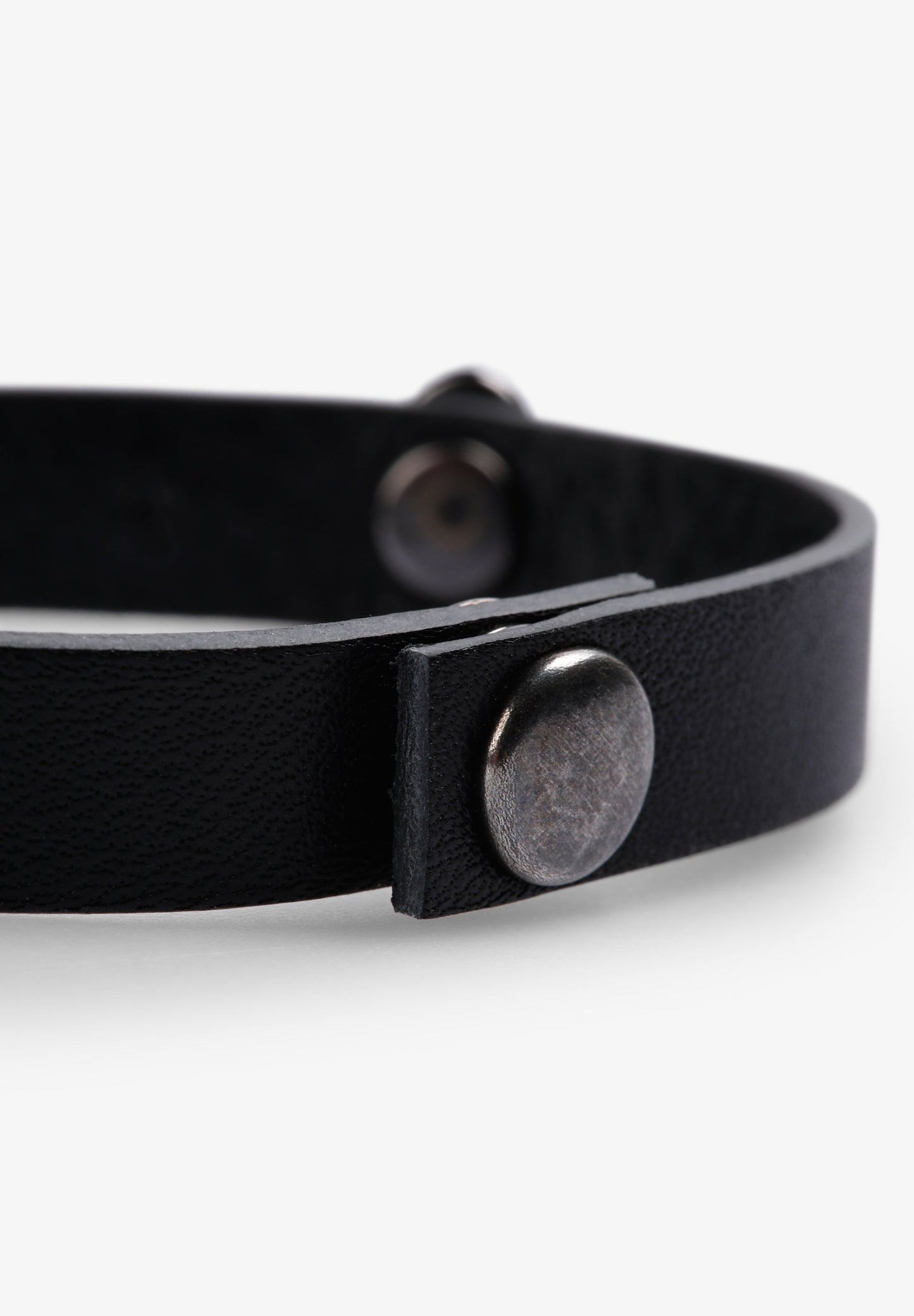 BRACELET WITH STUDS AND SKULLS