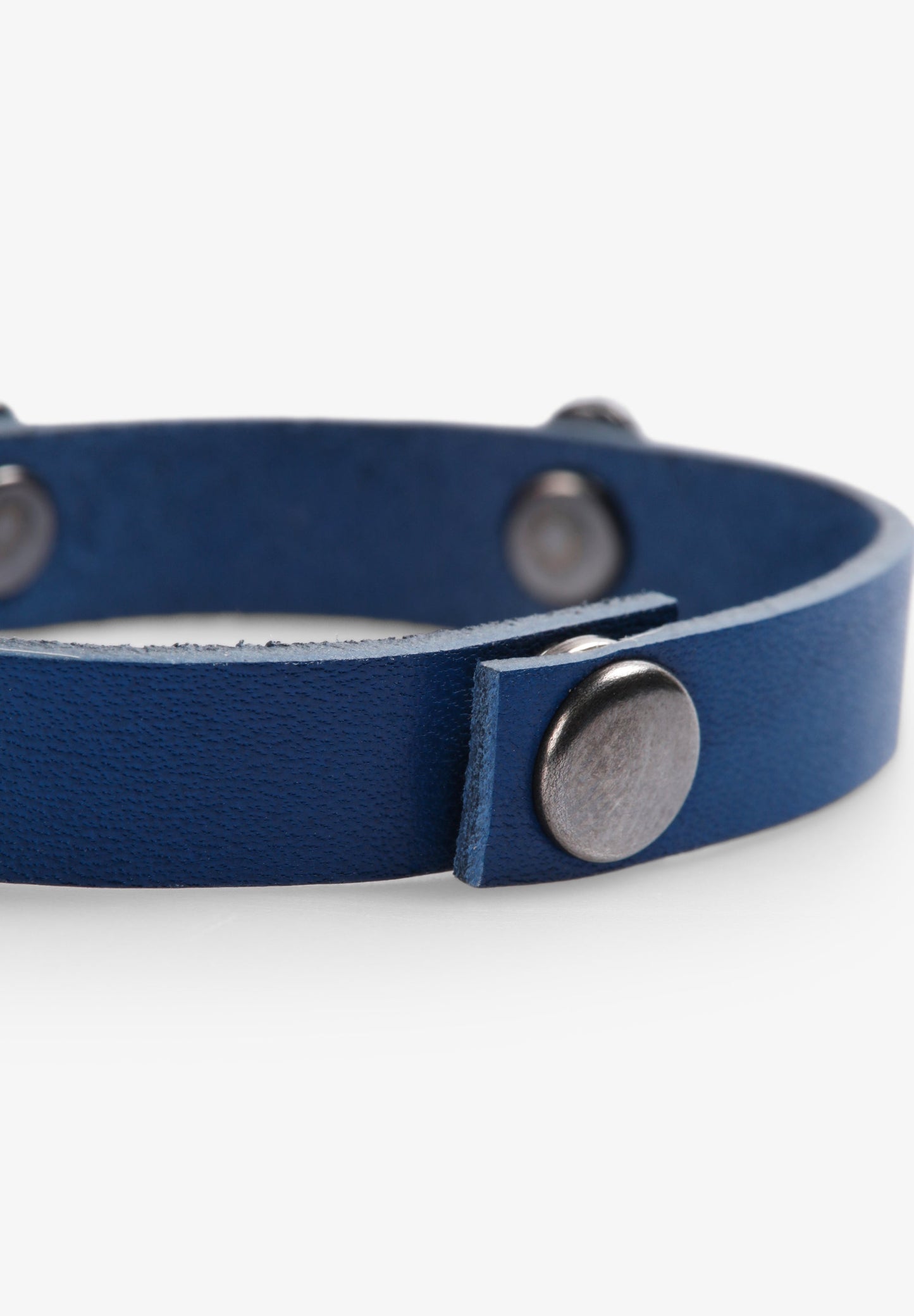 BRACELET WITH STUDS AND SKULLS