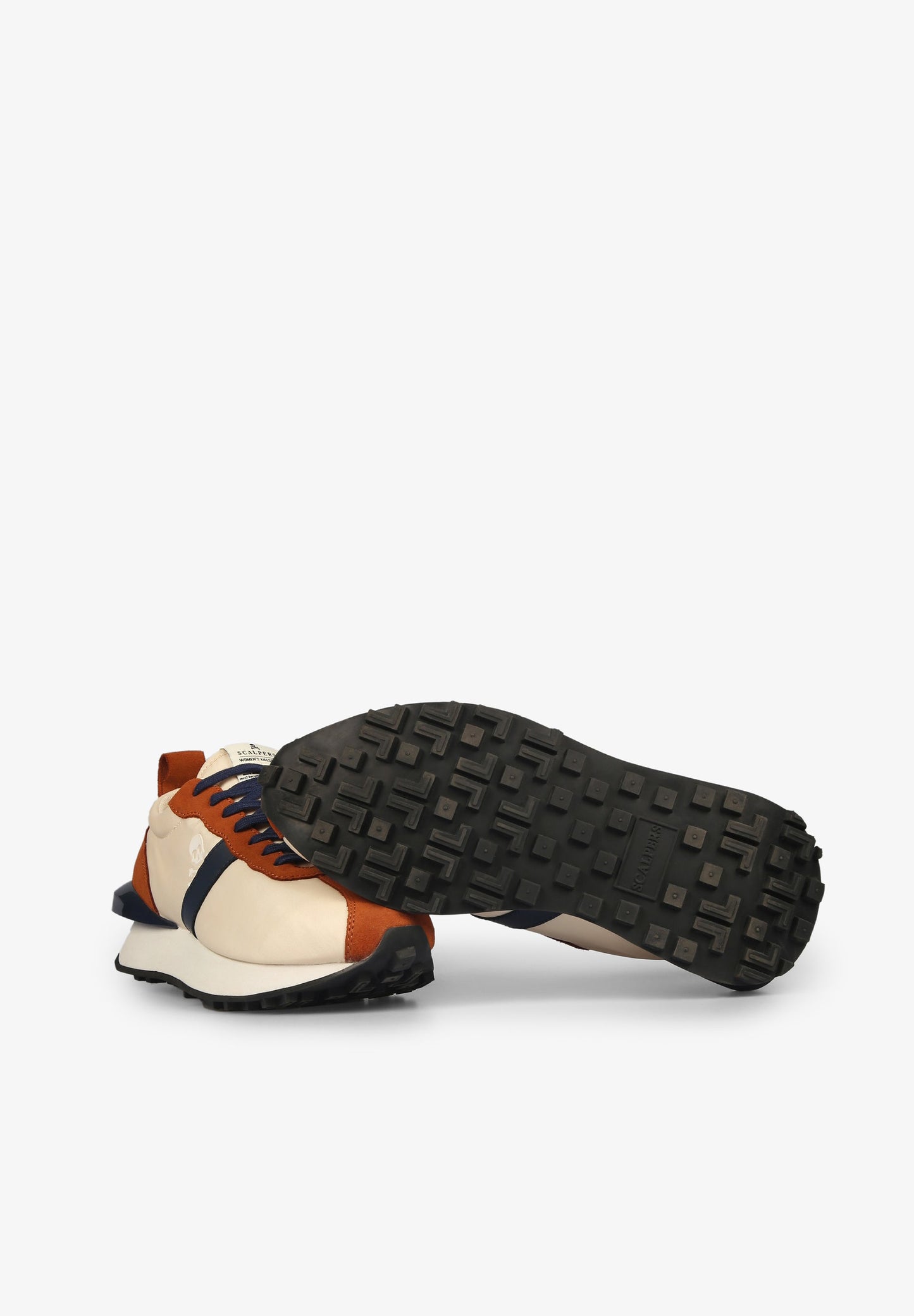 SNEAKERS WITH PRONOUNCED STABILISERS