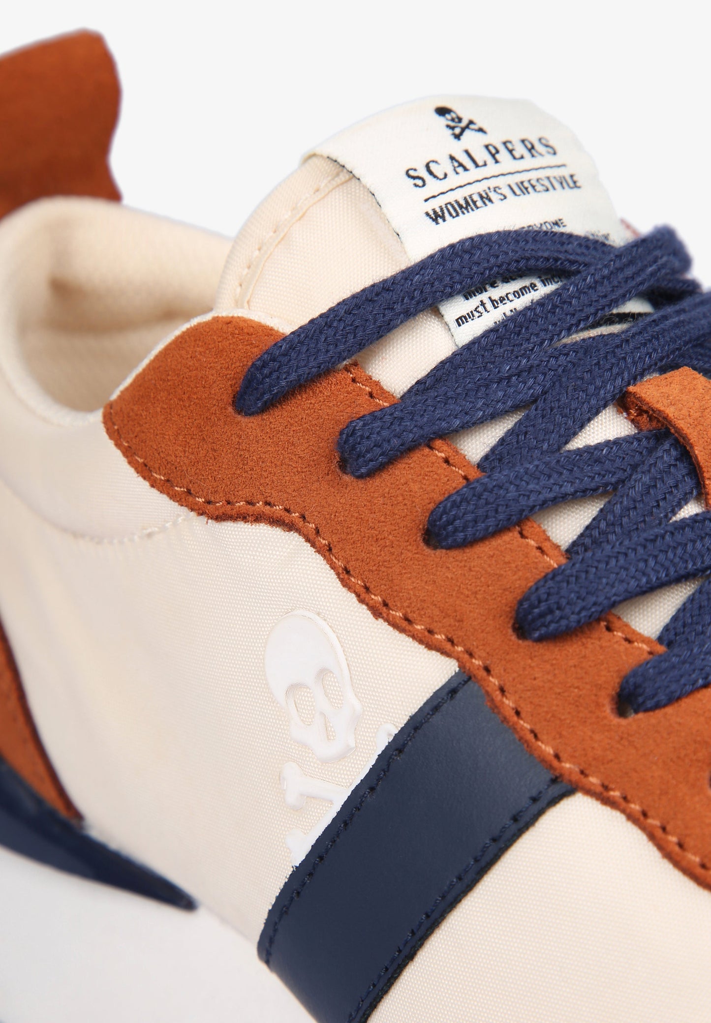 SNEAKERS WITH PRONOUNCED STABILISERS