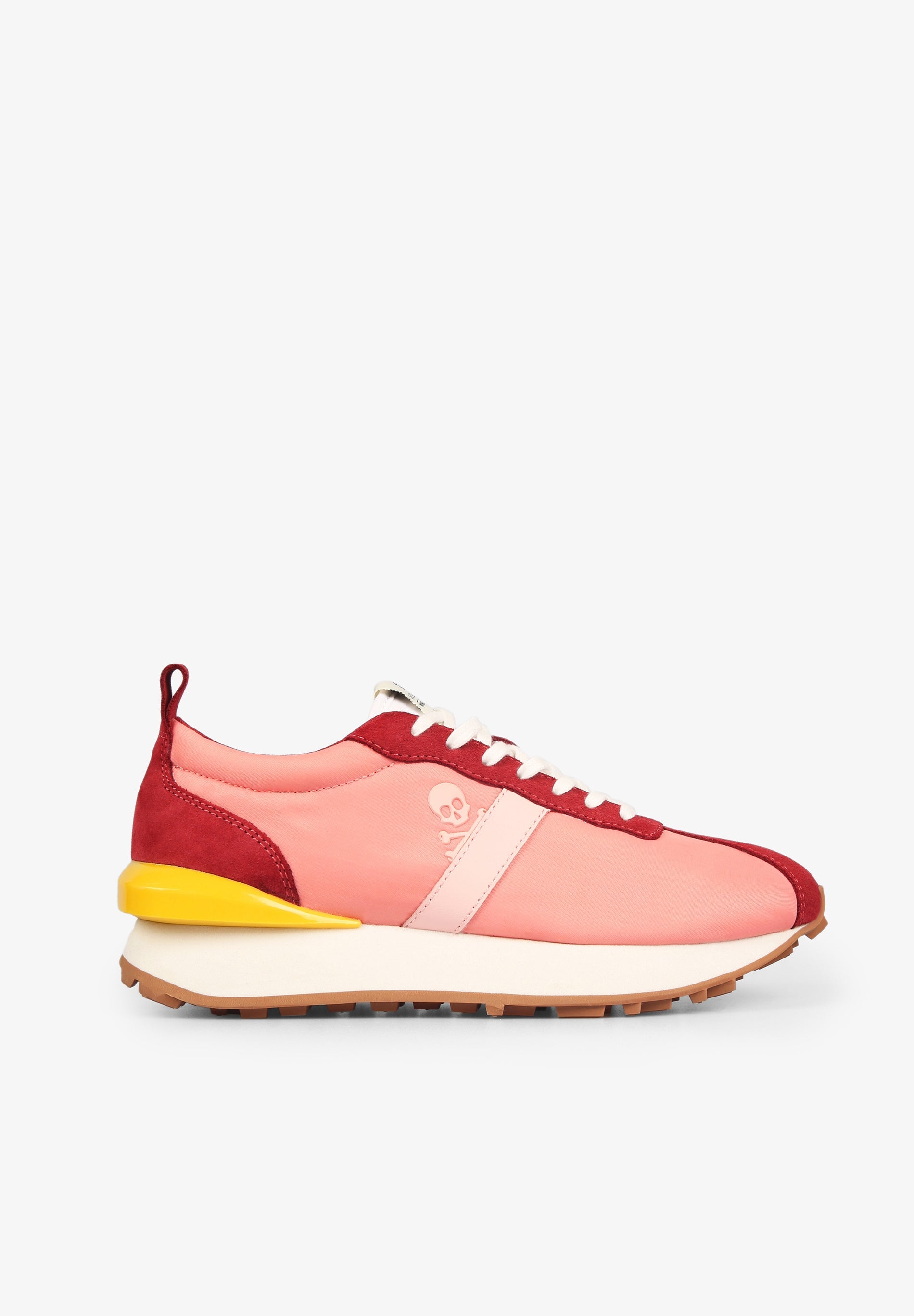 SNEAKERS WITH PRONOUNCED STABILISERS