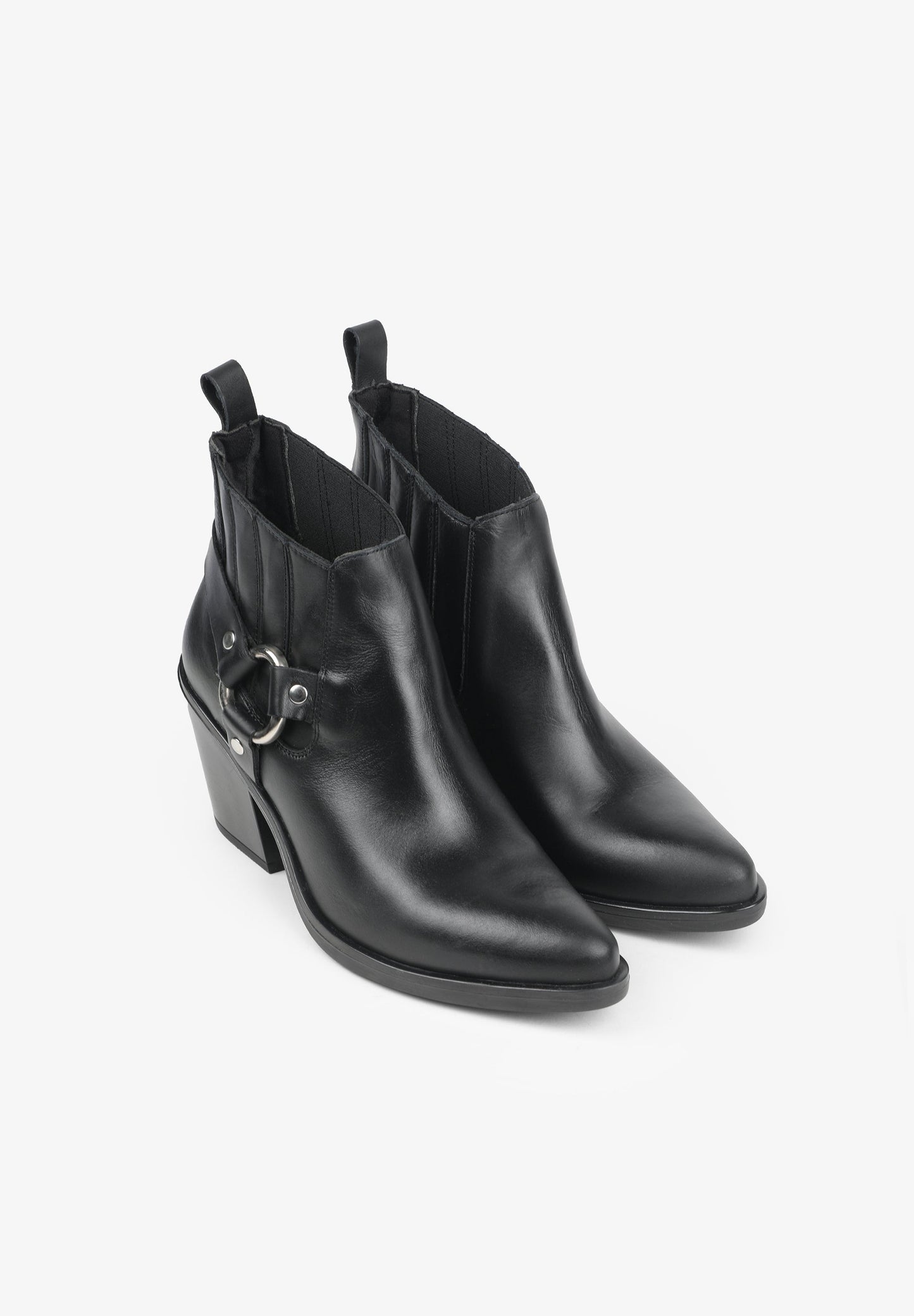 LEATHER ANKLE BOOTS WITH D-RING