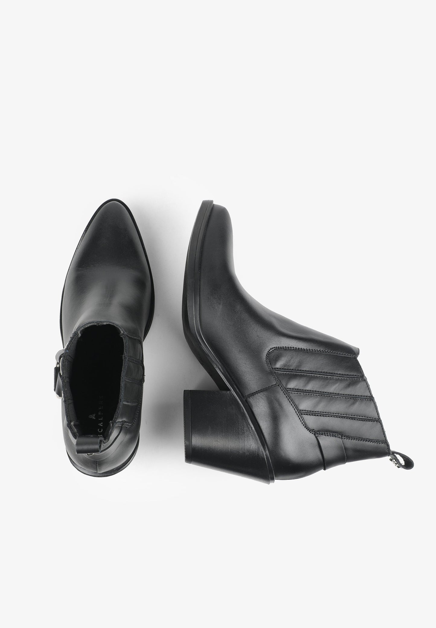 LEATHER ANKLE BOOTS WITH D-RING