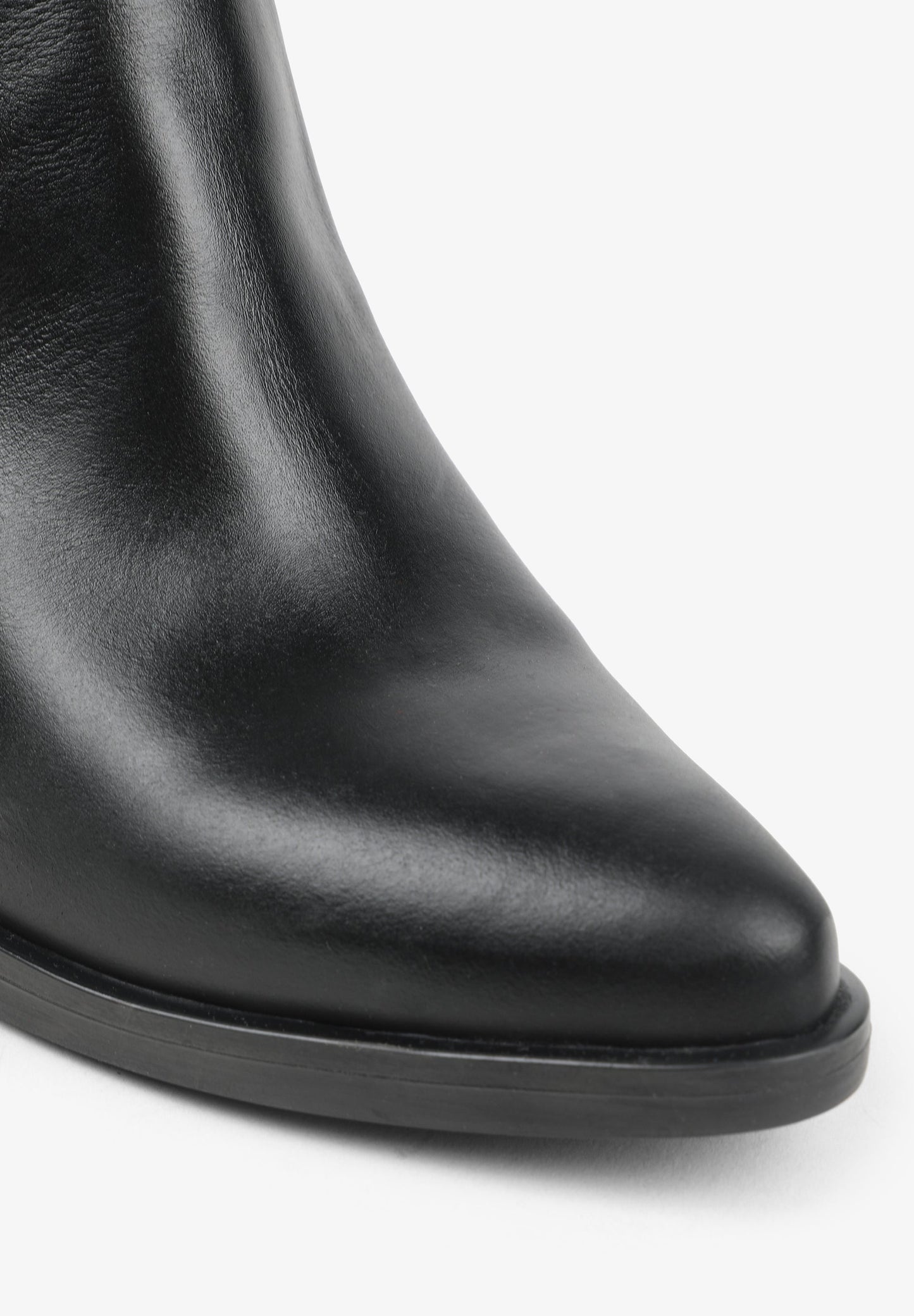 LEATHER ANKLE BOOTS WITH D-RING