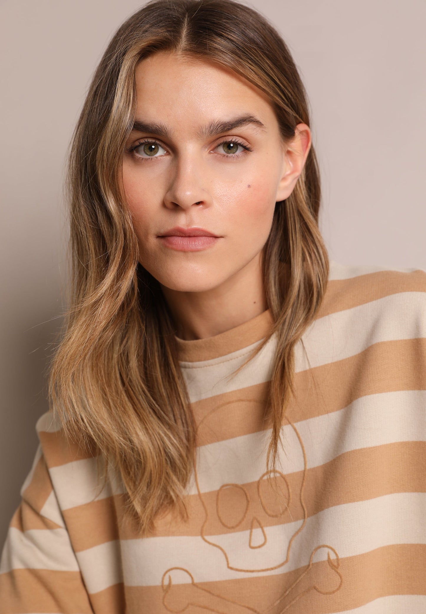 STRIPED SWEATSHIRT WITH SKULL