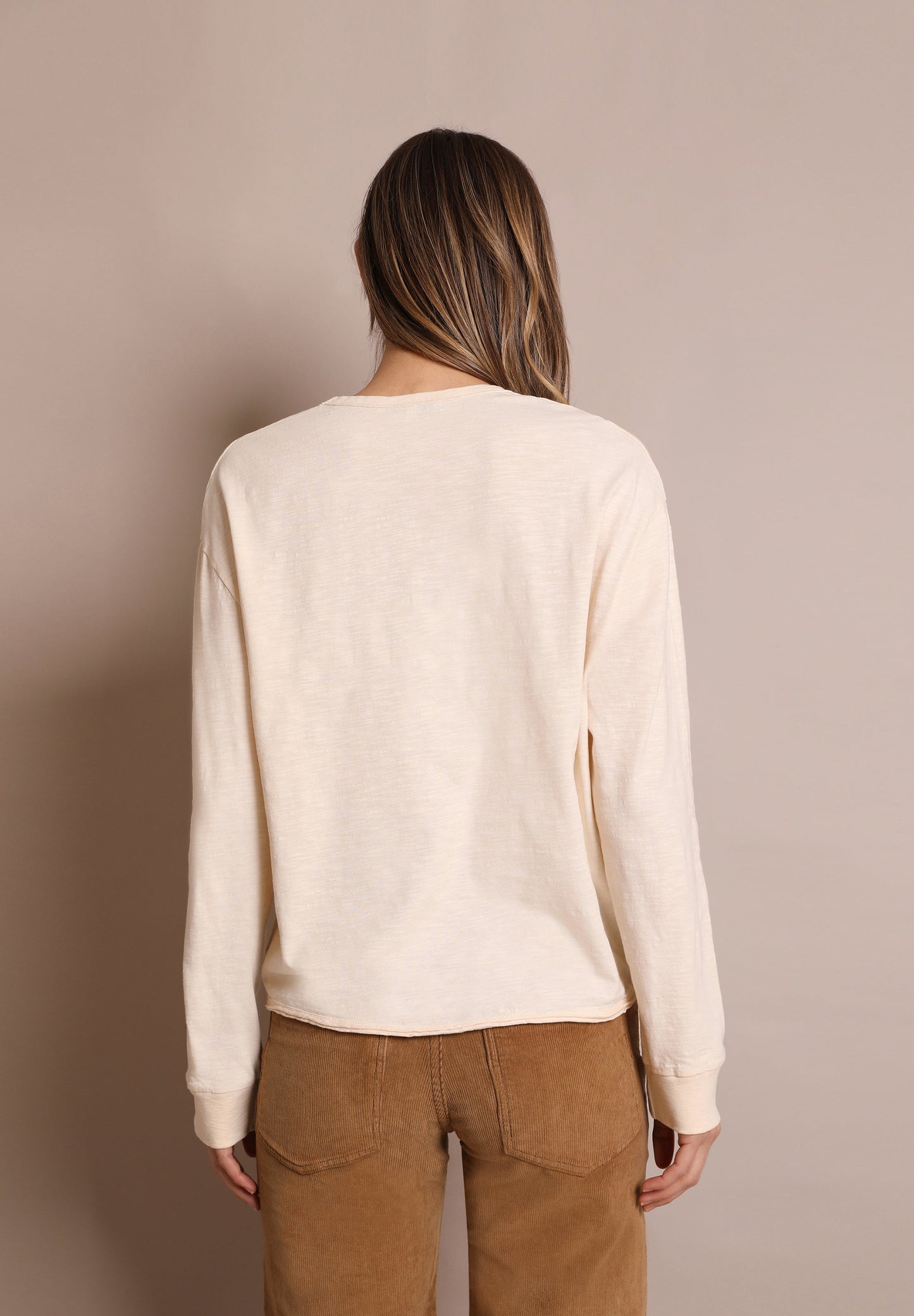BASIC LONG SLEEVE T-SHIRT