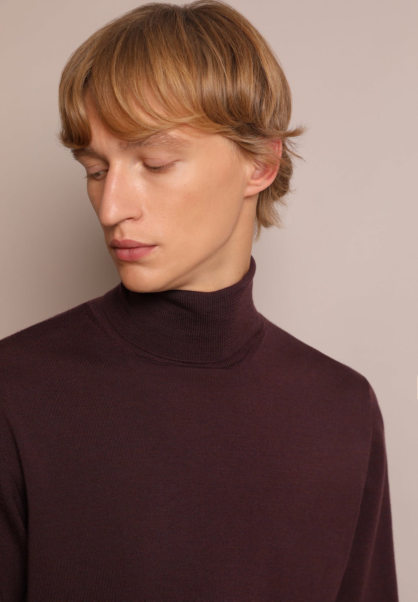 ROLL NECK WOOL SWEATER WITH SKULL