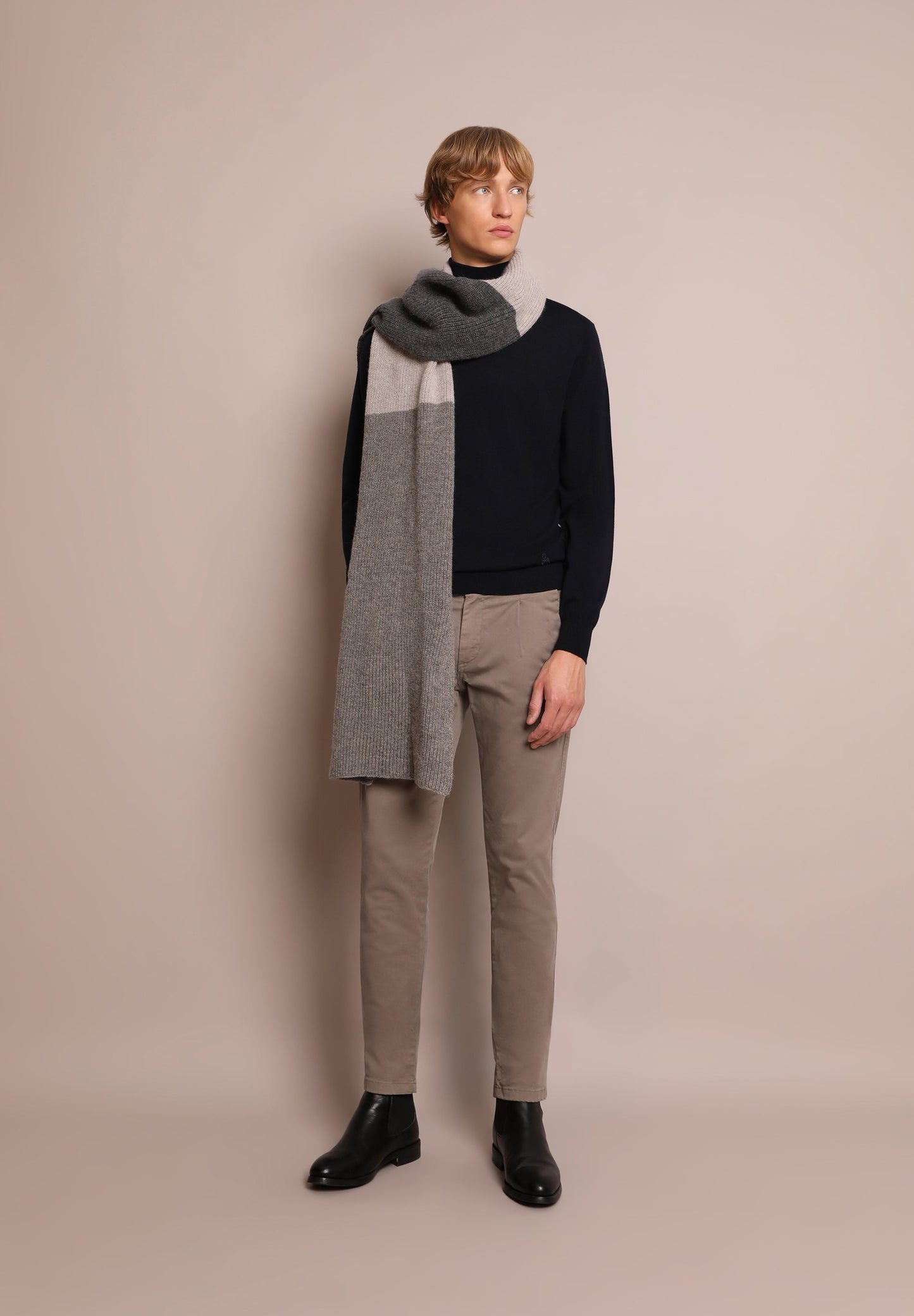 ROLL NECK WOOL SWEATER WITH SKULL