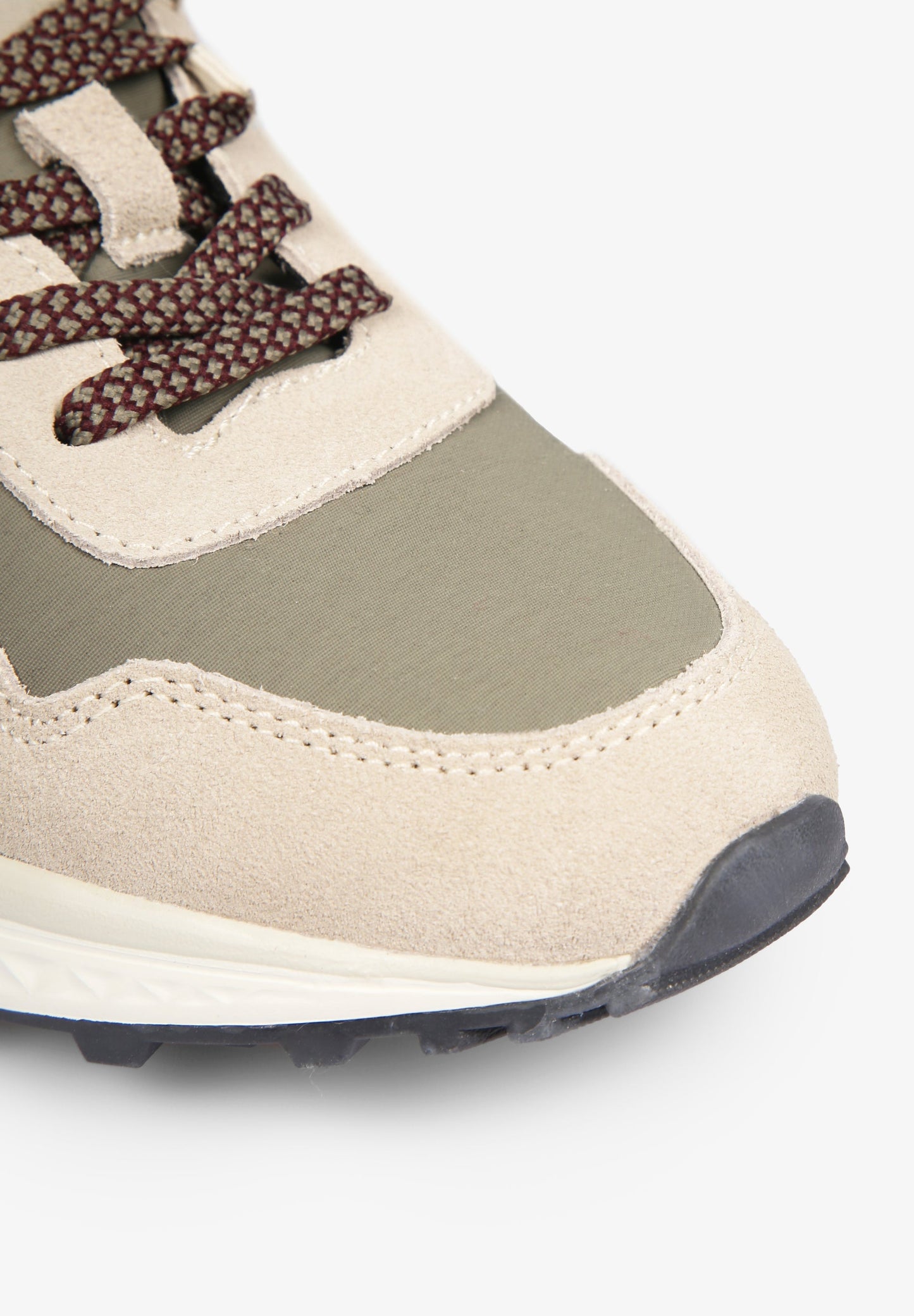 SNEAKERS WITH SIDE SKULLS