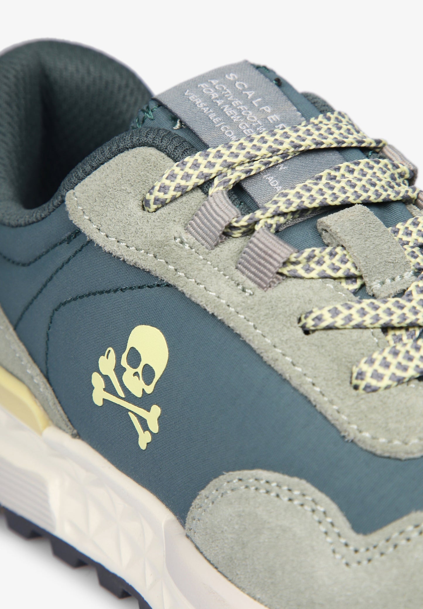 SNEAKERS WITH SIDE SKULLS