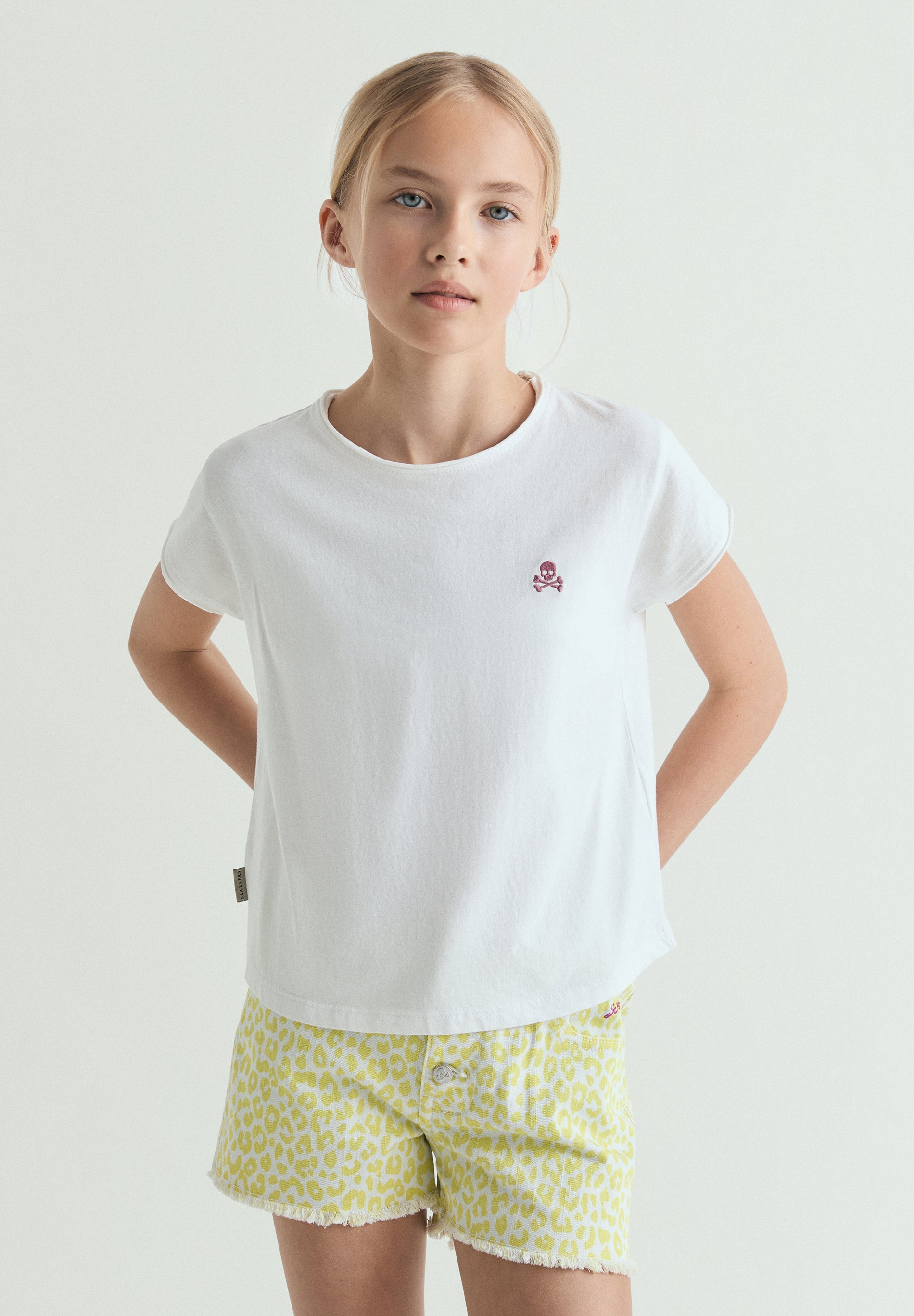 BASIC T SHIRT WITH CONTRAST SKULL