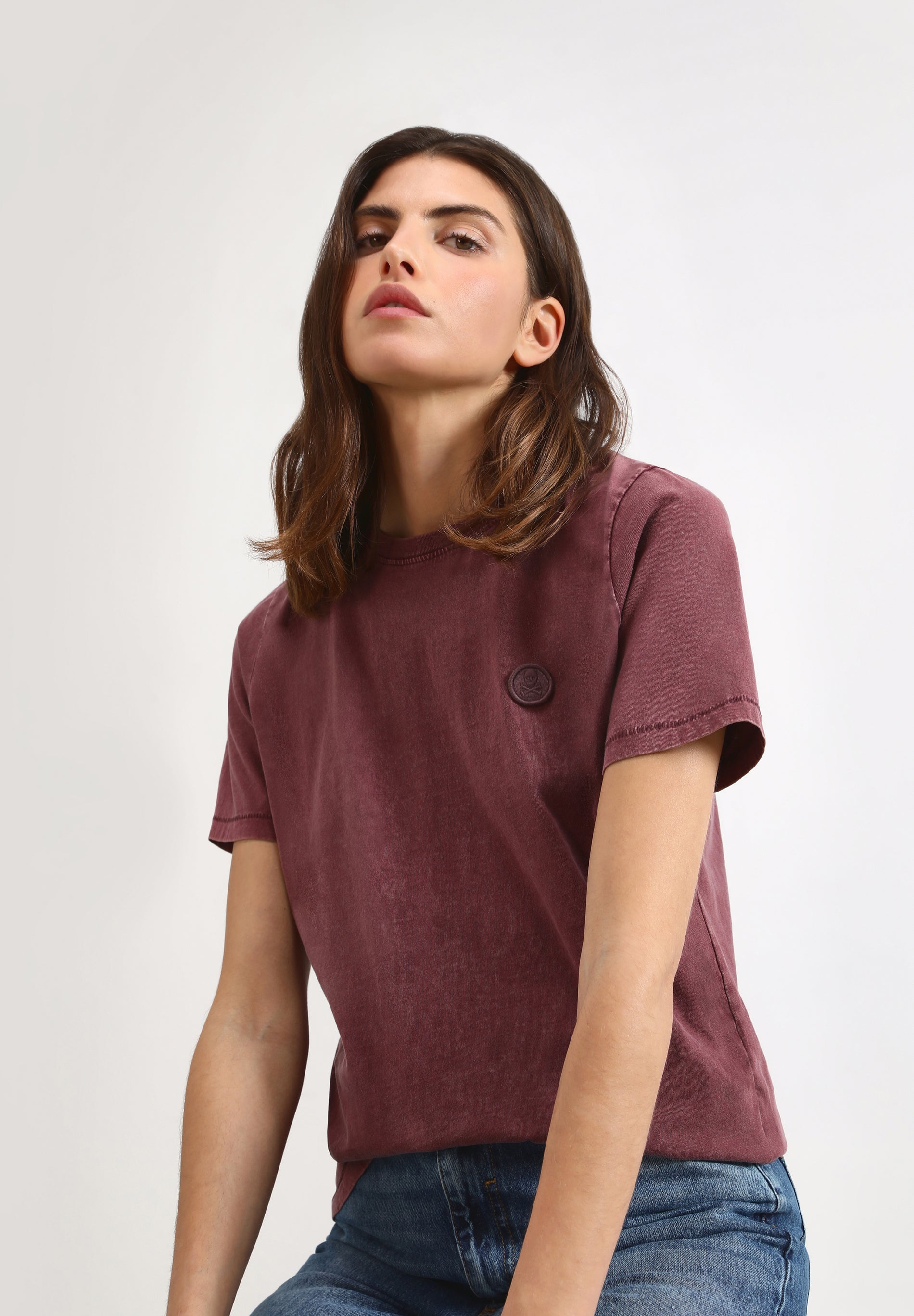 T-SHIRT WITH SKULL PATCH