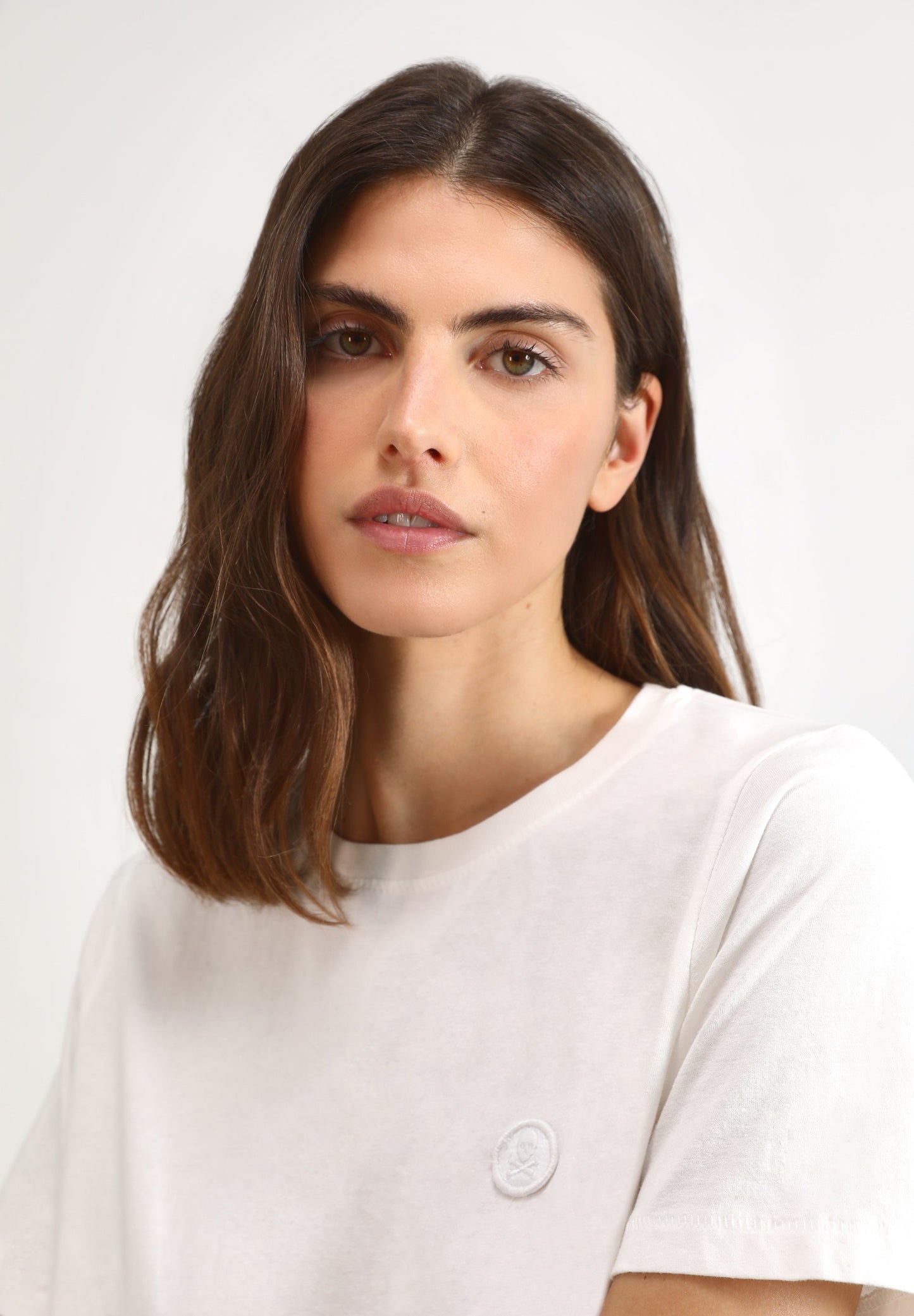 T-SHIRT WITH SKULL PATCH