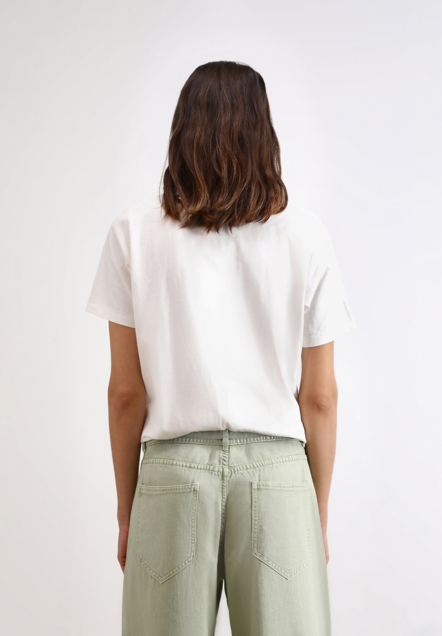 T-SHIRT WITH SKULL PATCH