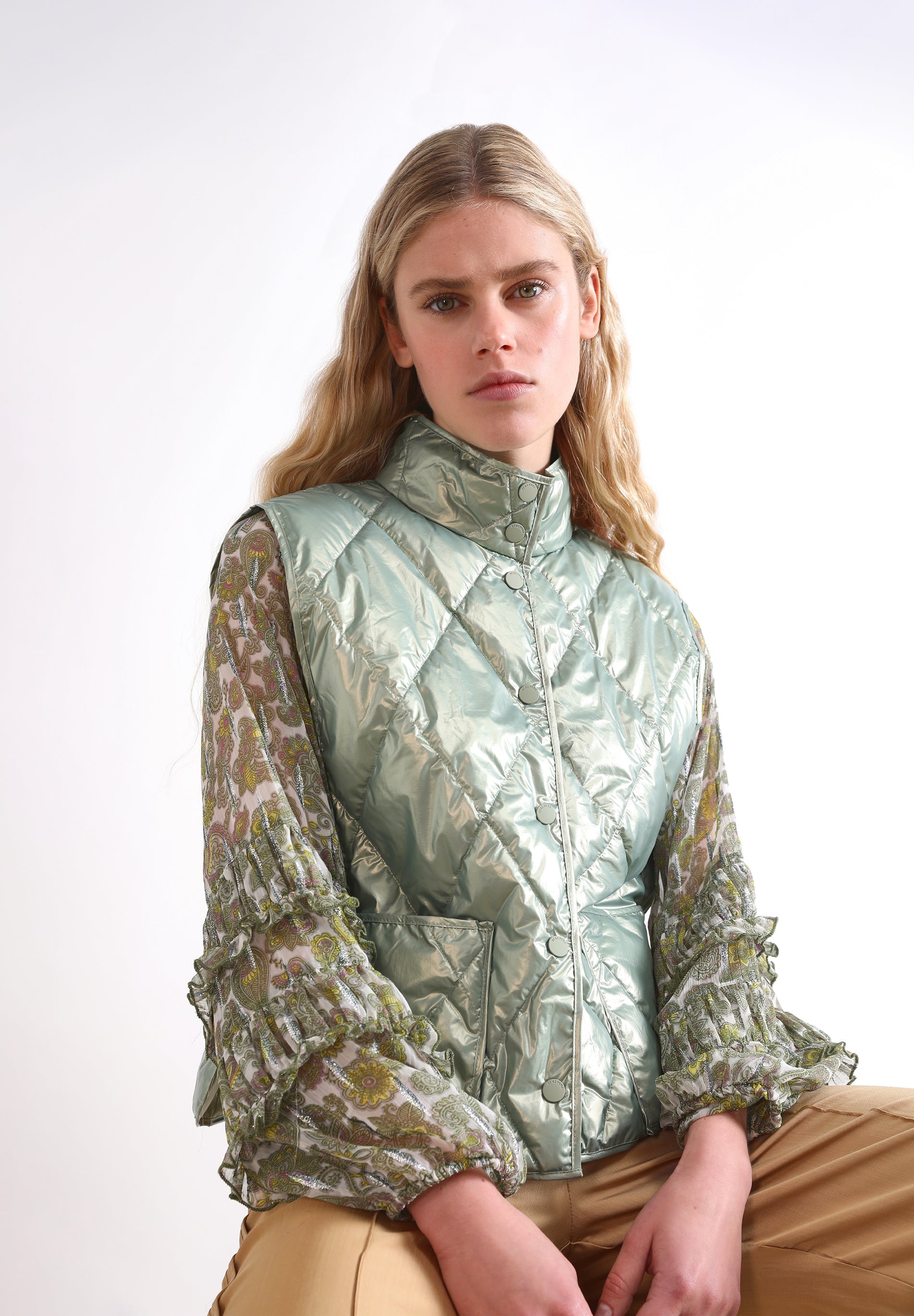 PUFFER VEST WITH POCKETS