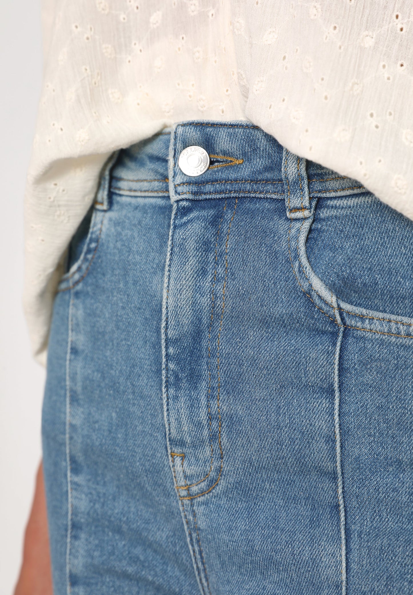 BOOTCUT JEANS WITH SEAM DETAILS