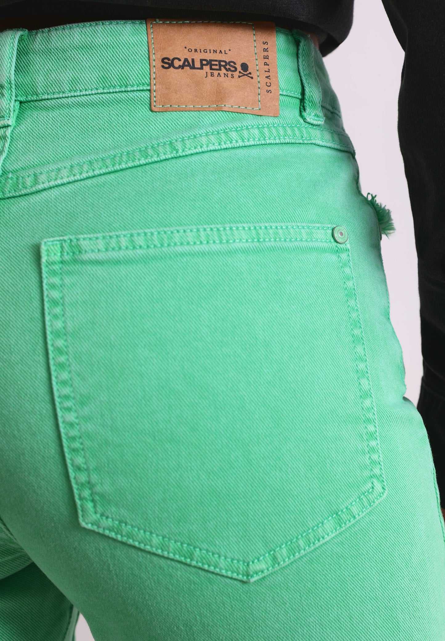 FADED ANKLE FLARED JEANS