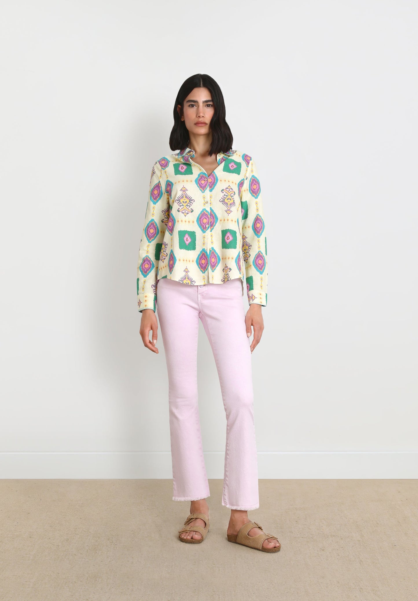 FADED ANKLE FLARED JEANS