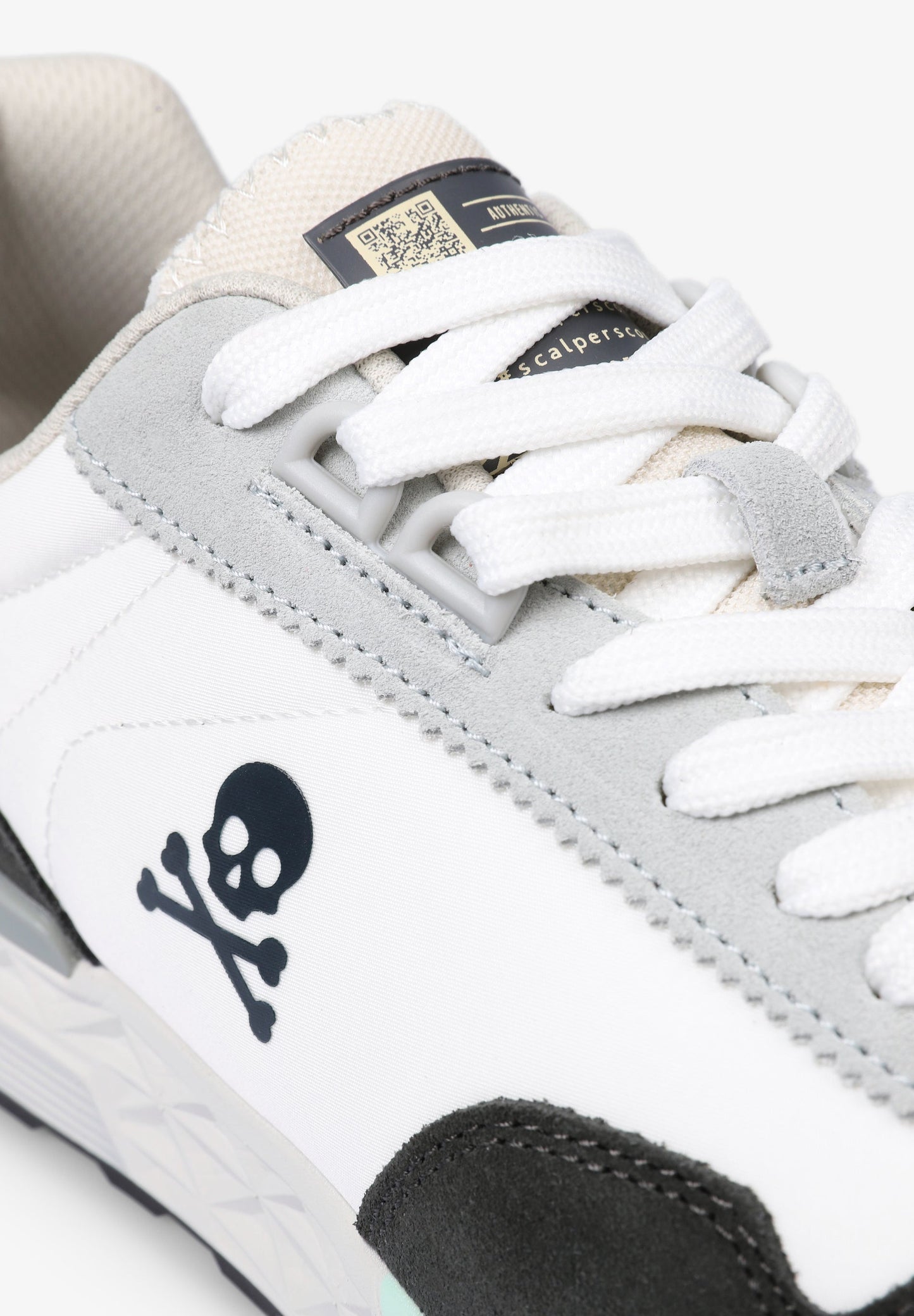 SNEAKERS WITH SIDE SKULL