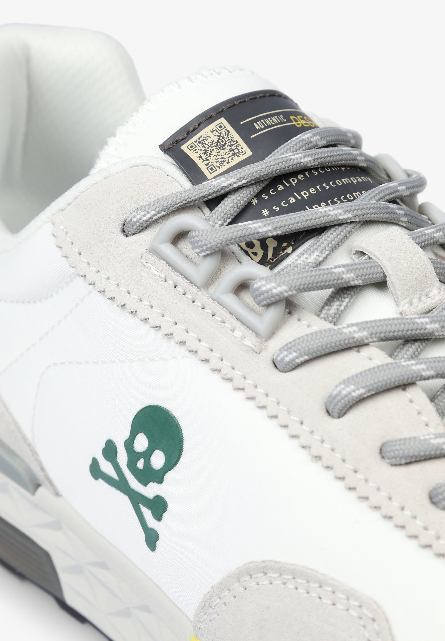 SNEAKERS WITH SIDE SKULL