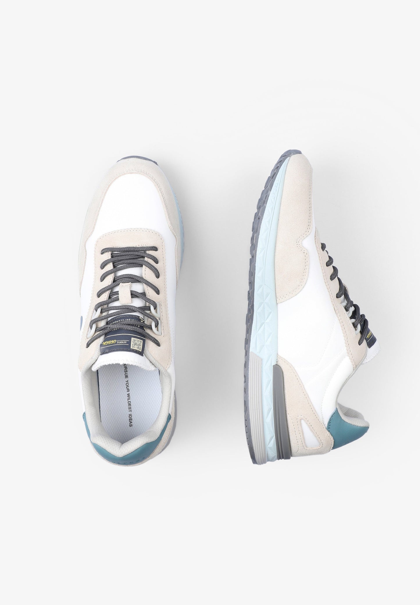 SNEAKERS WITH SIDE SKULL