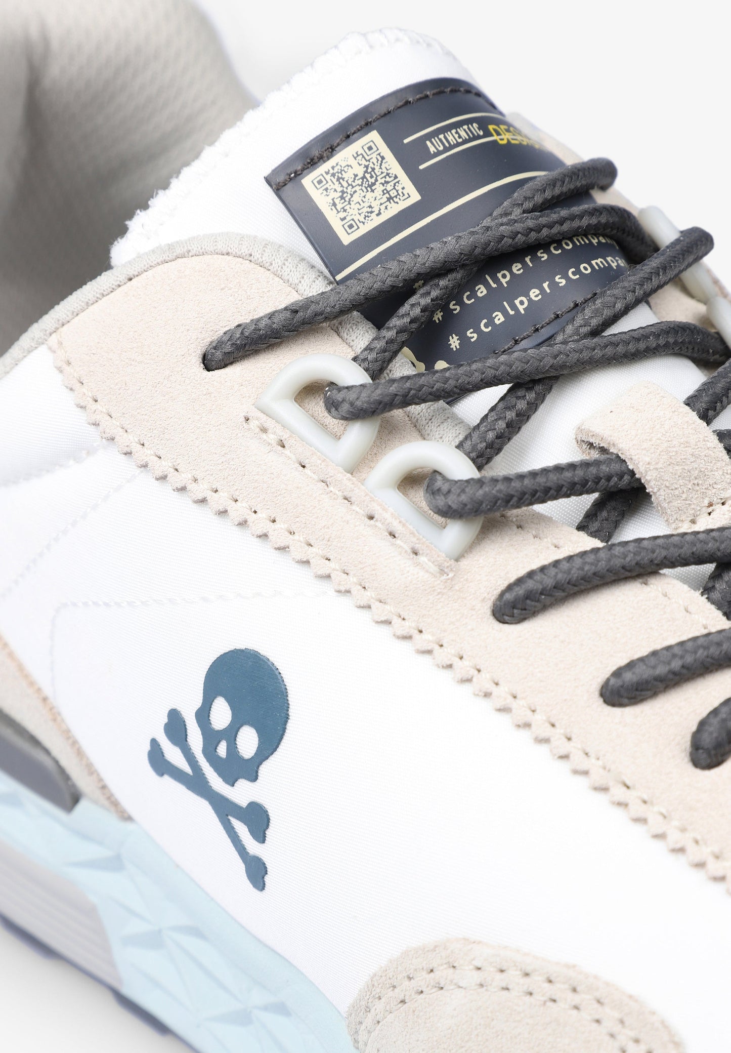 SNEAKERS WITH SIDE SKULL