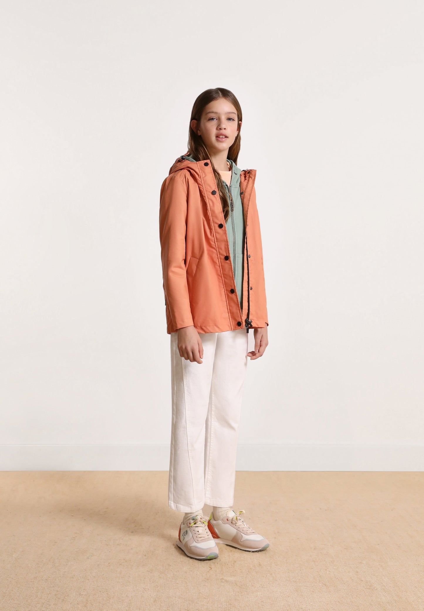 LIGHTWEIGHT RAIN JACKET