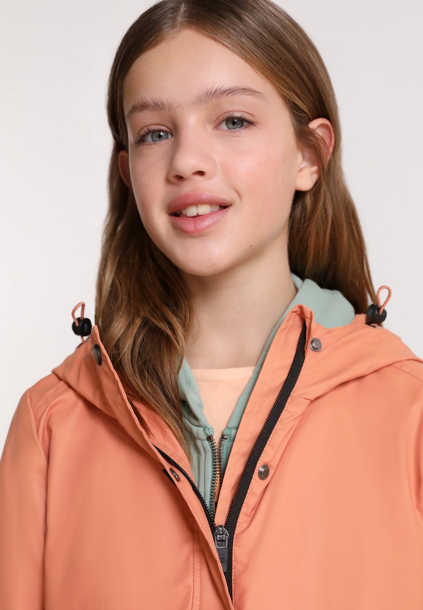 LIGHTWEIGHT RAIN JACKET