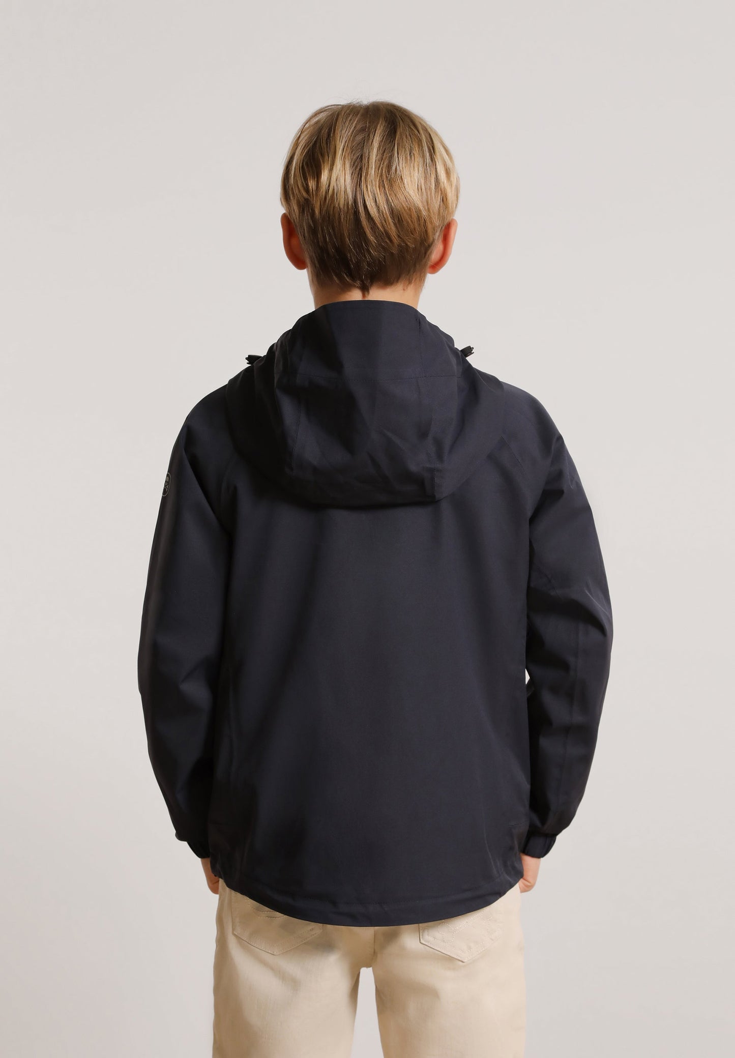 LIGHTWEIGHT WINDBREAKER