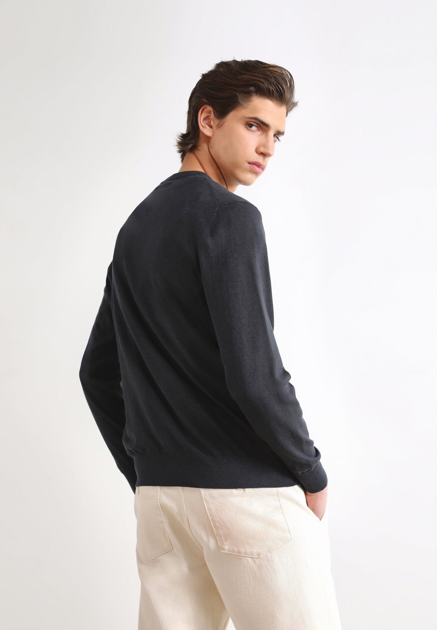 V-NECK SWEATER WITH SKULL