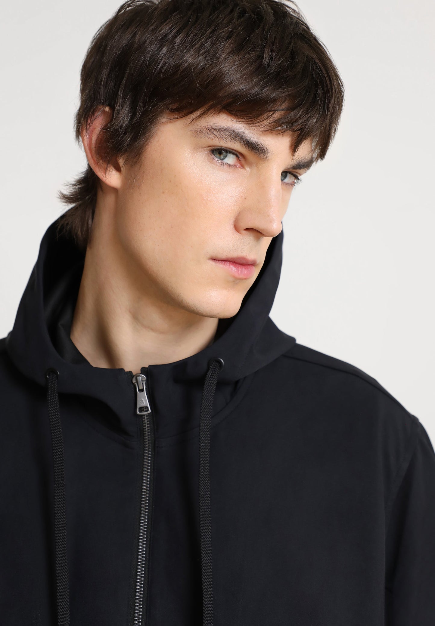 LIGHTWEIGHT JACKET WITH HOOD