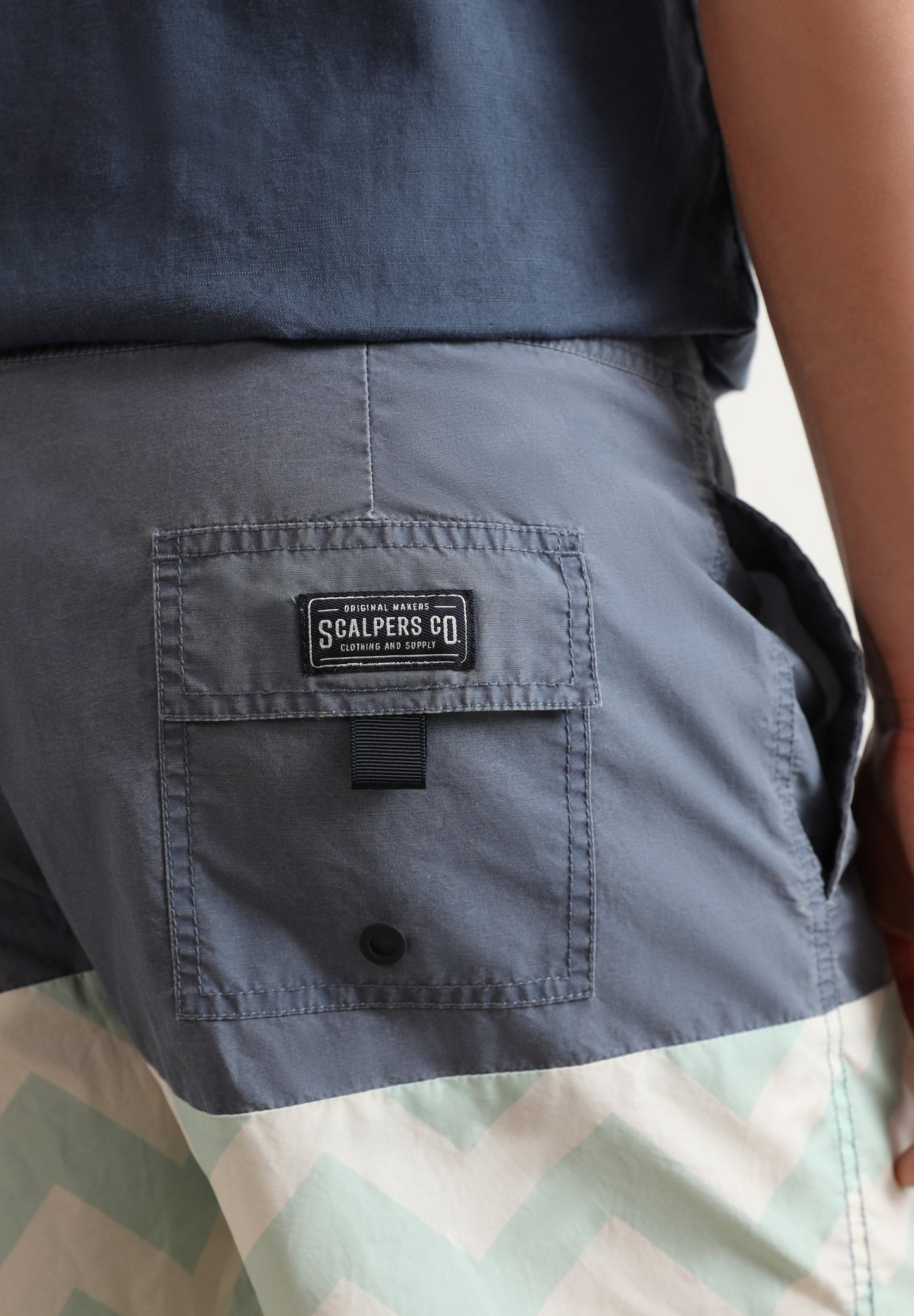 ZIGZAG PRINT SWIMMING TRUNKS