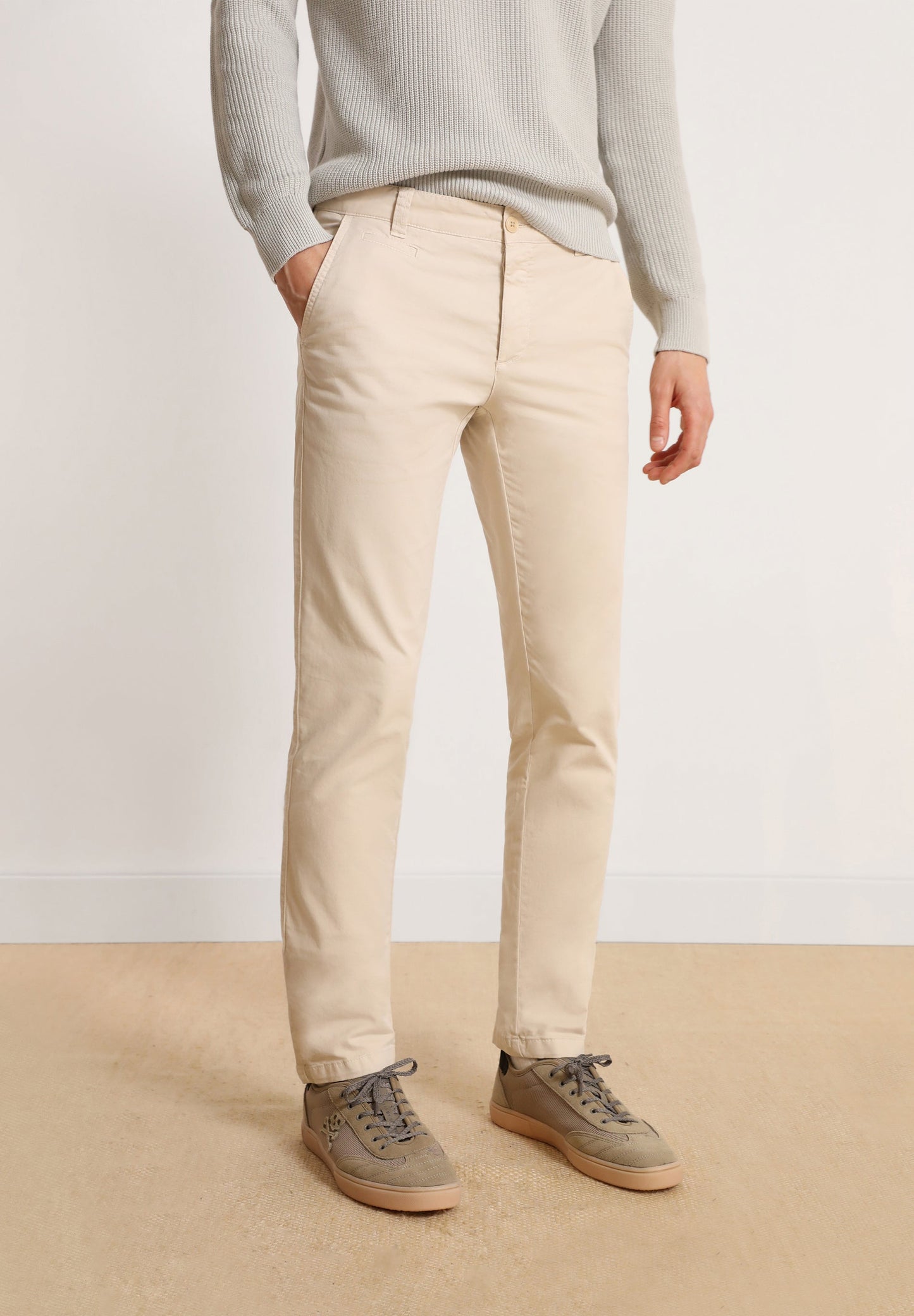 CASUAL CHINO TROUSERS