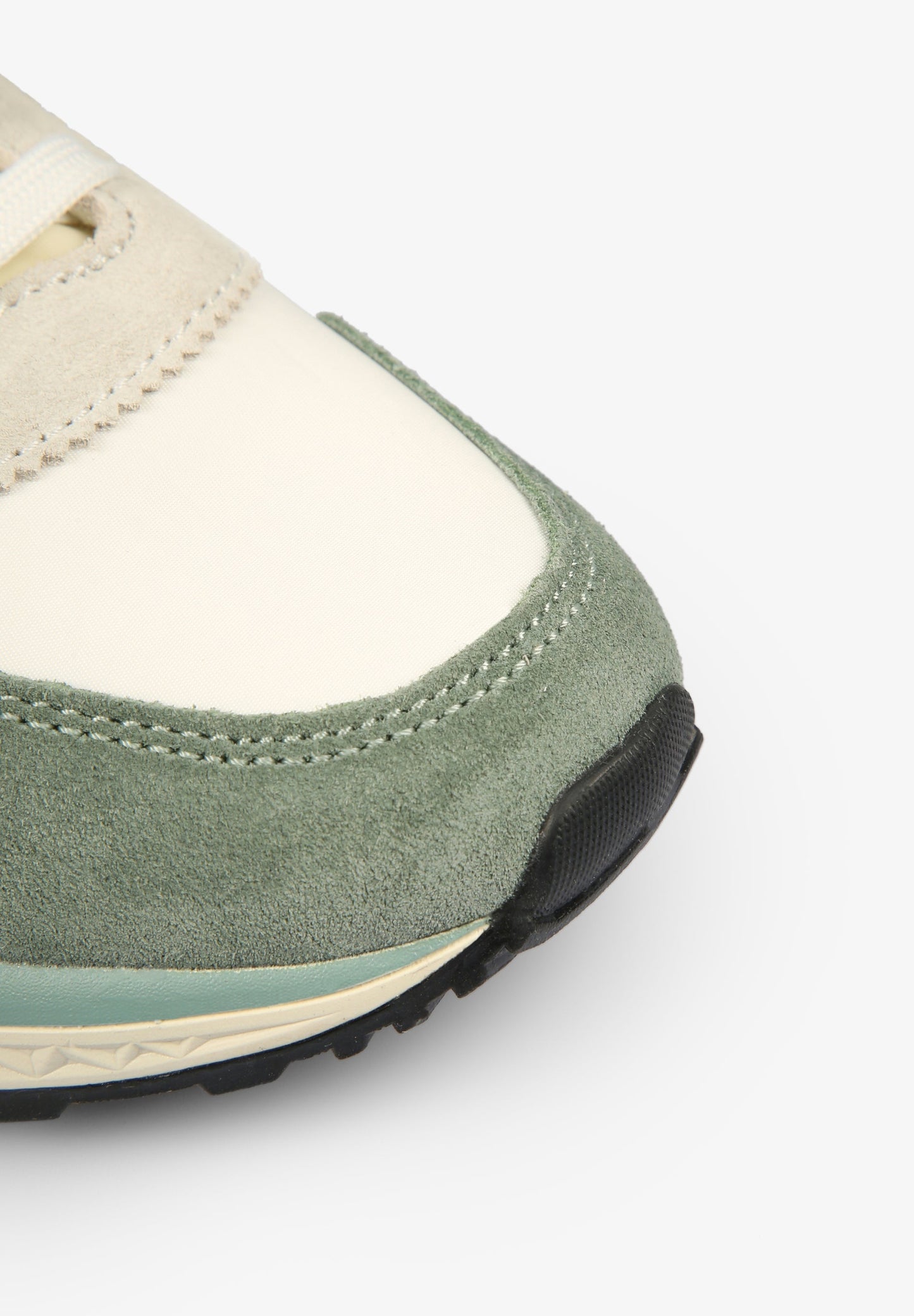 SNEAKERS WITH SIDE SKULL