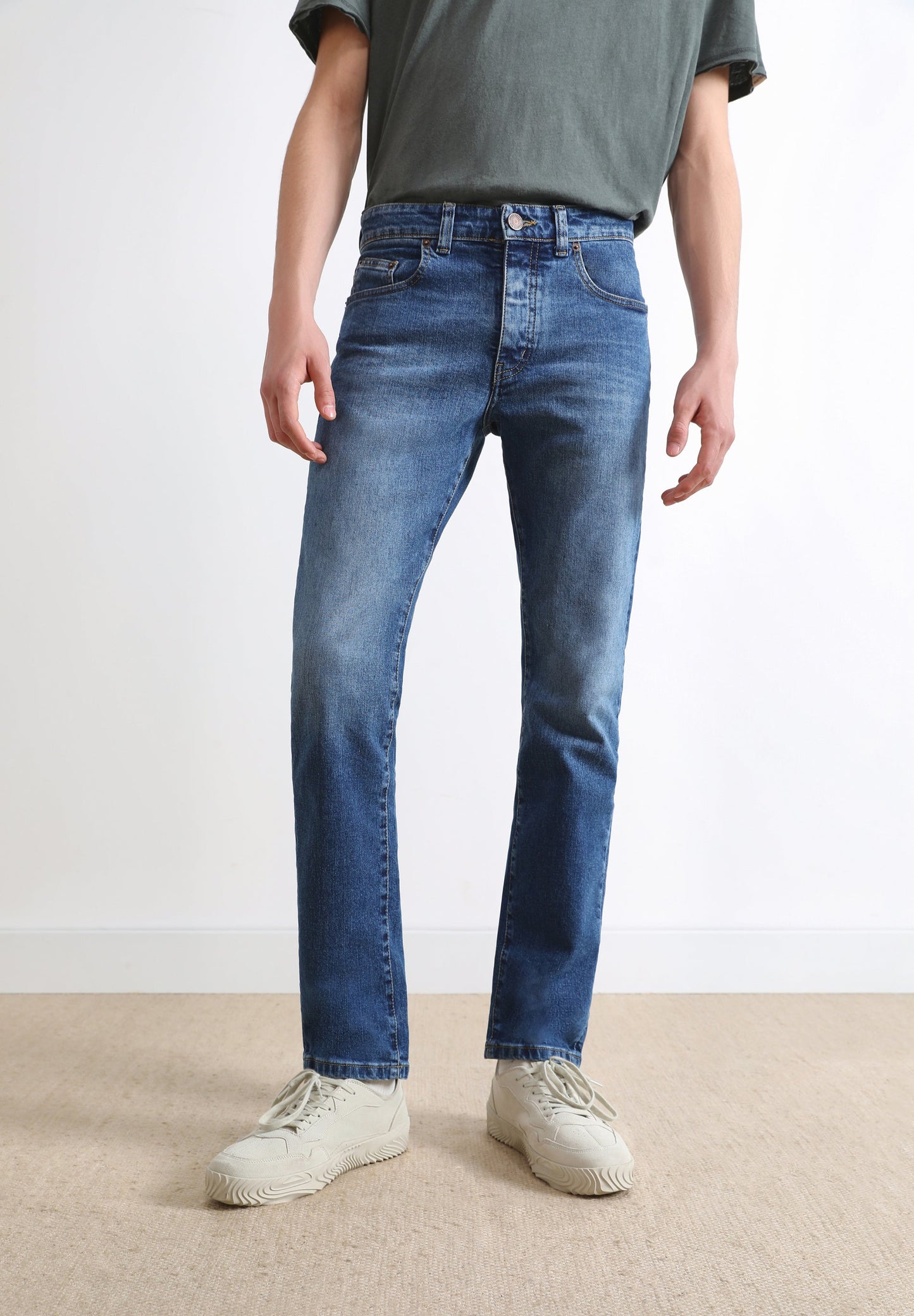 REGULAR CLASSIC JEANS