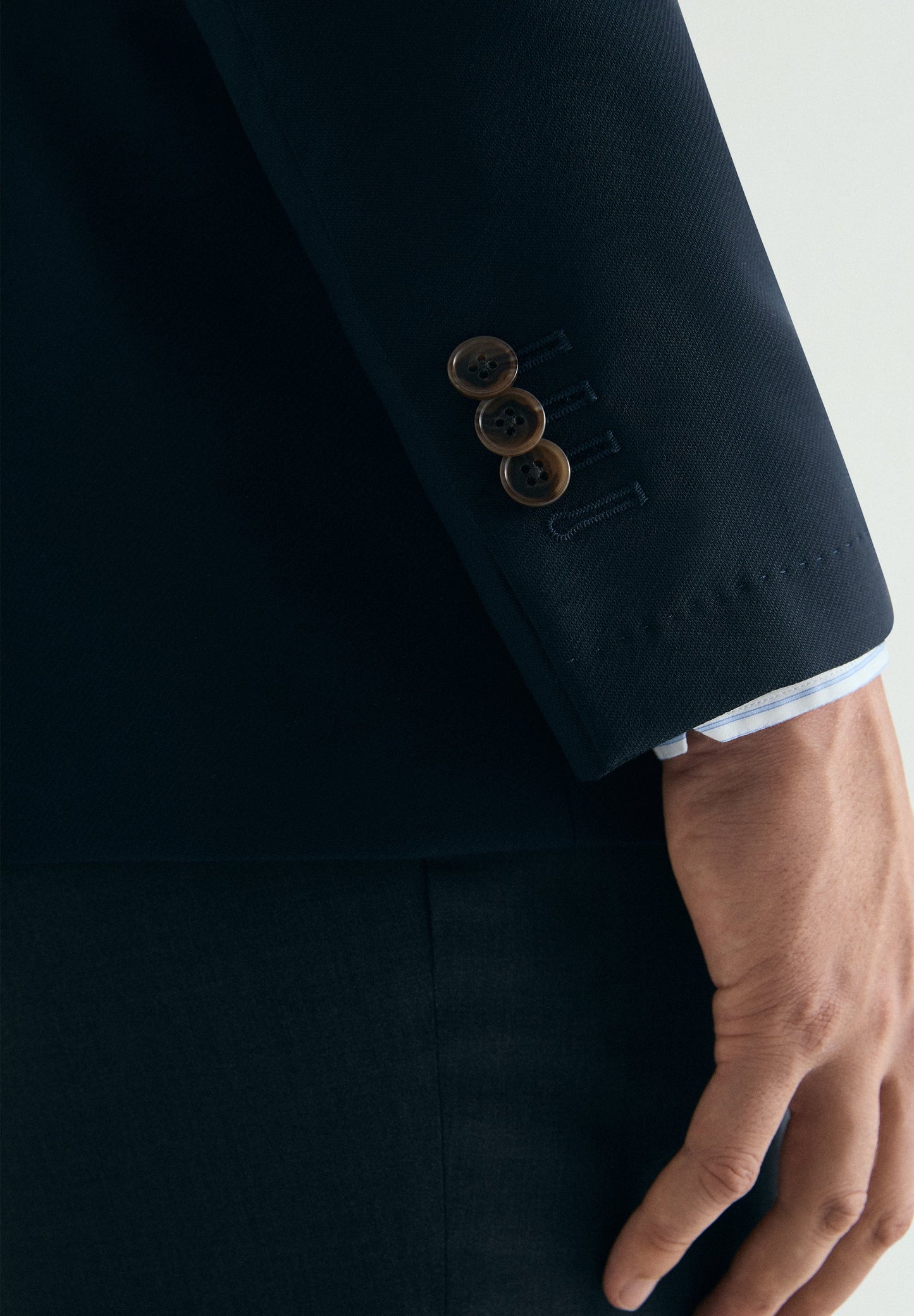 CLASSIC WOOL BLAZER