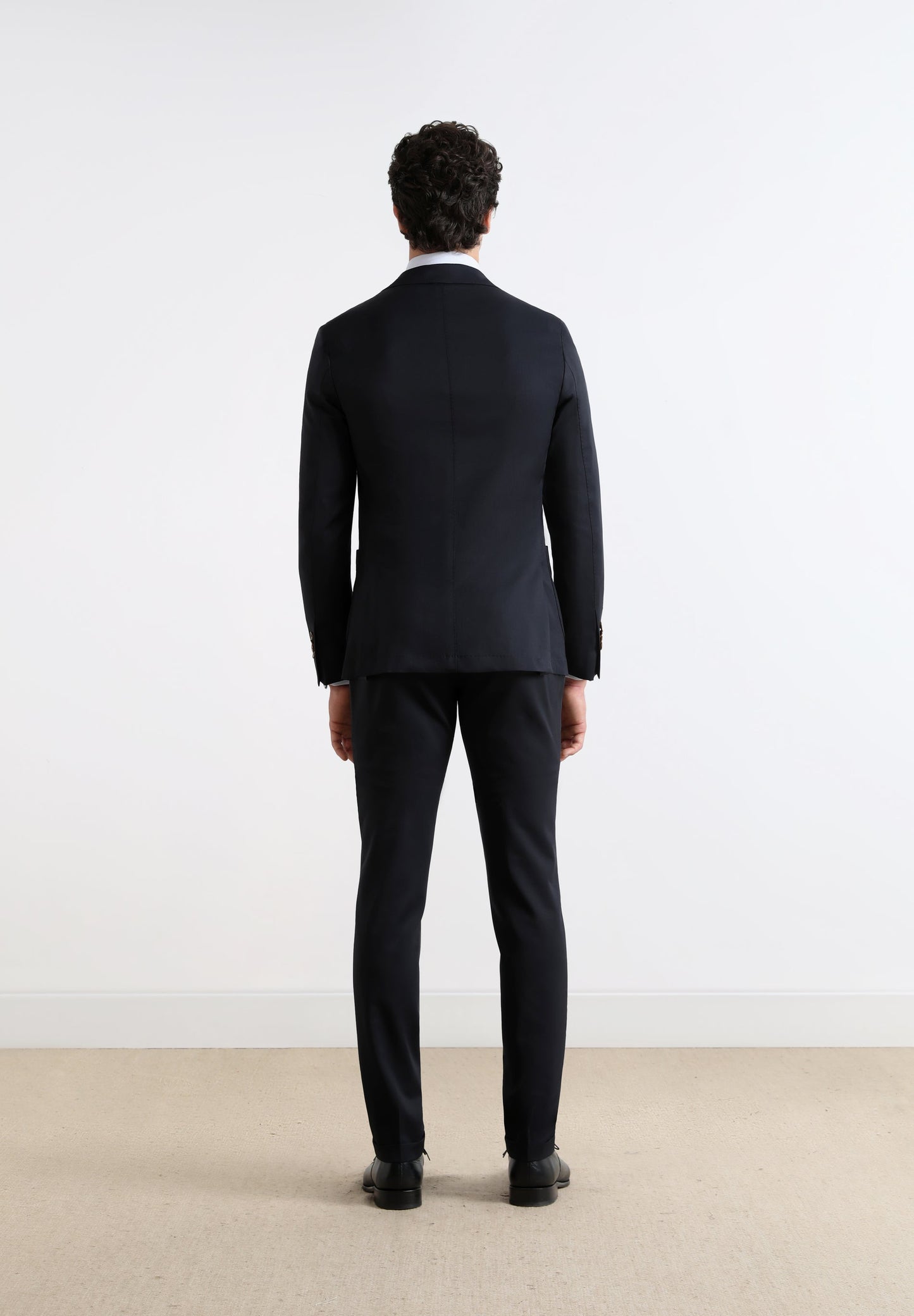 NAVY BLUE LIGHTWEIGHT SUIT