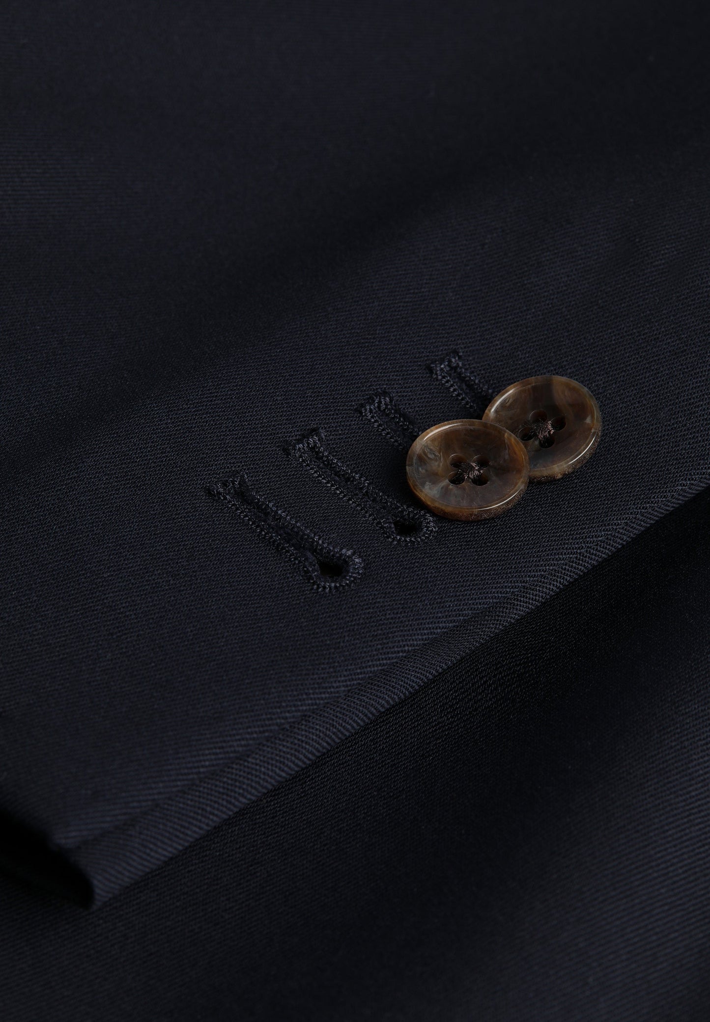 NAVY BLUE LIGHTWEIGHT SUIT