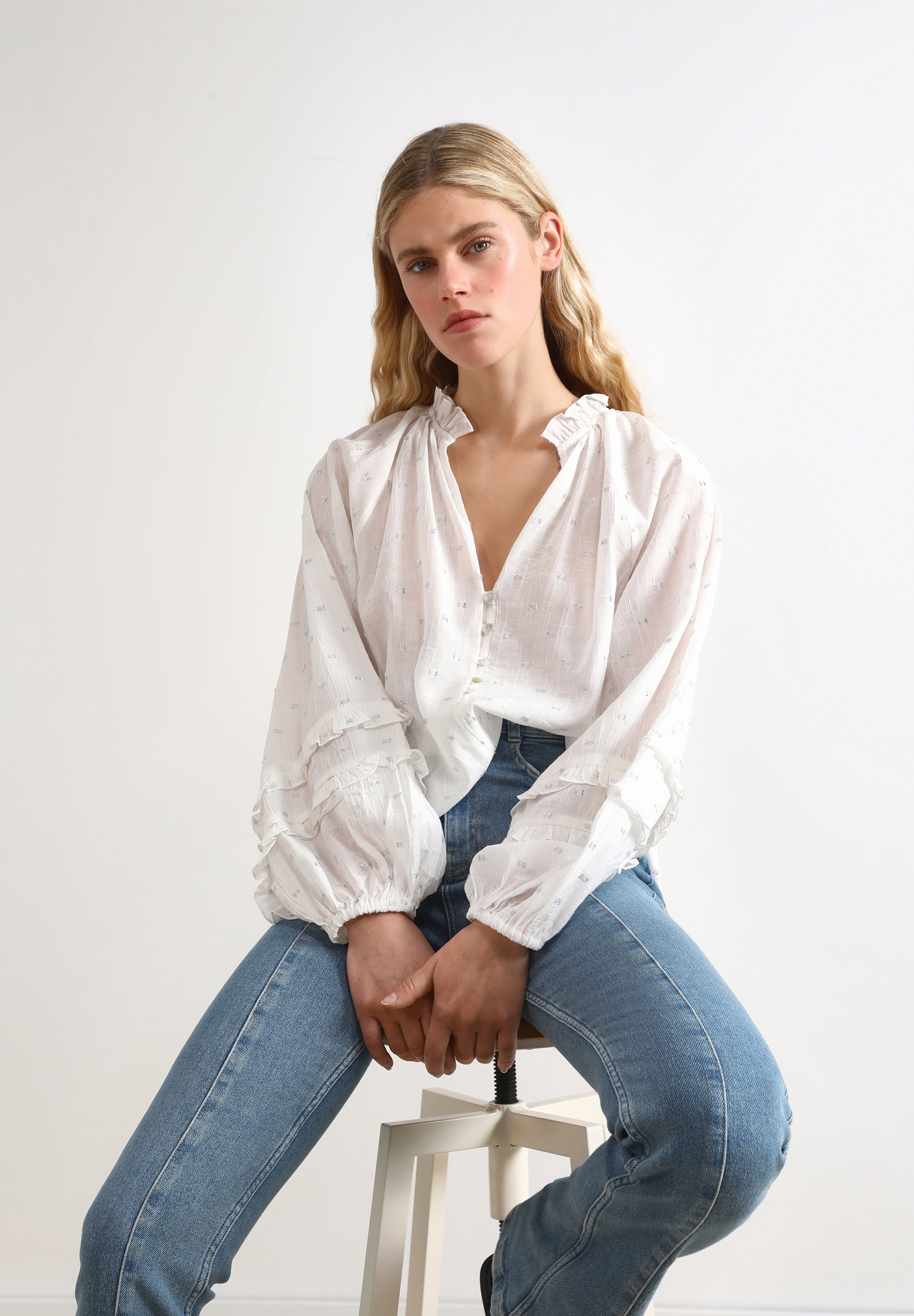 BLOUSE WITH PUFF SLEEVES