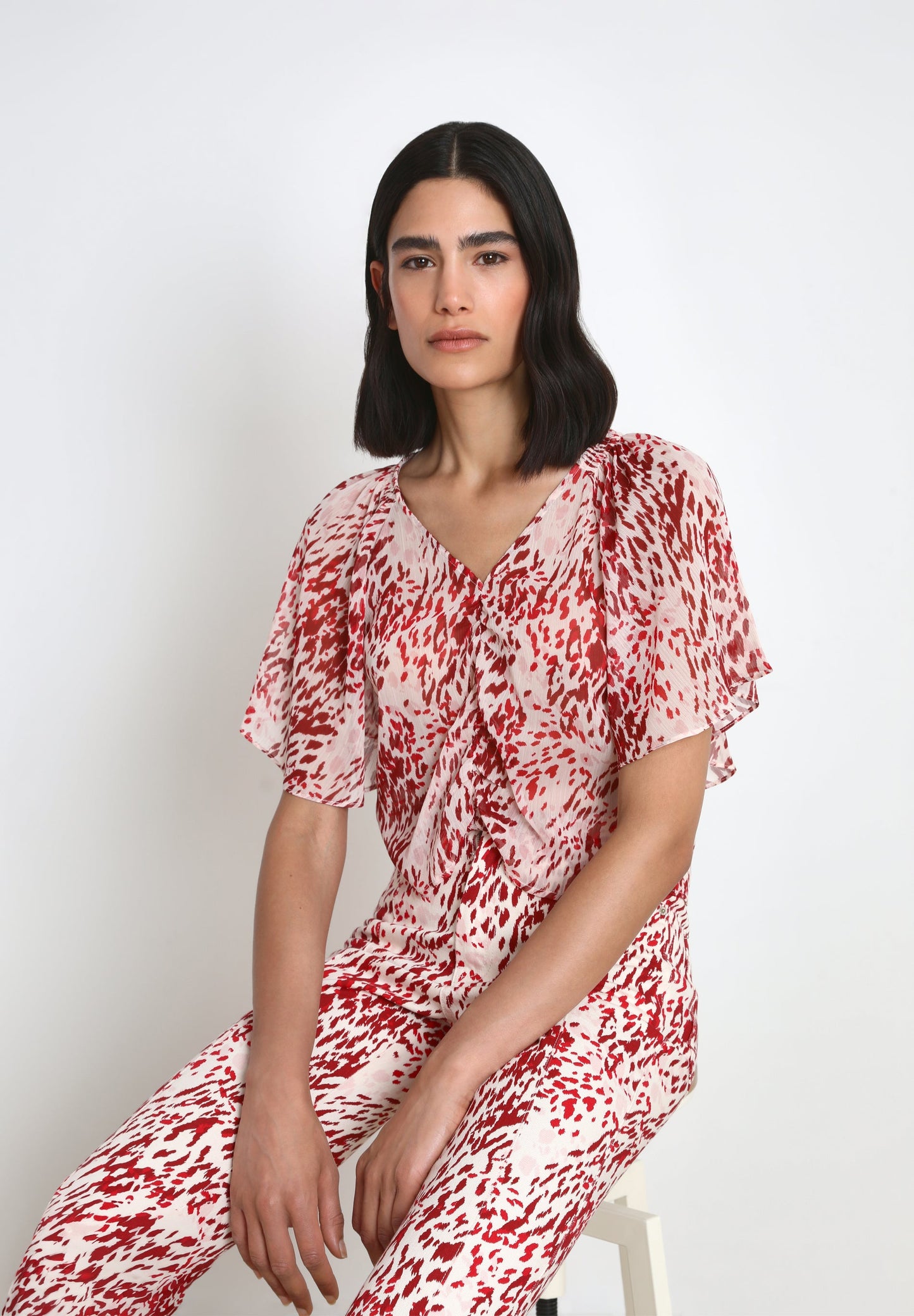 FLOWING SLEEVE BLOUSE