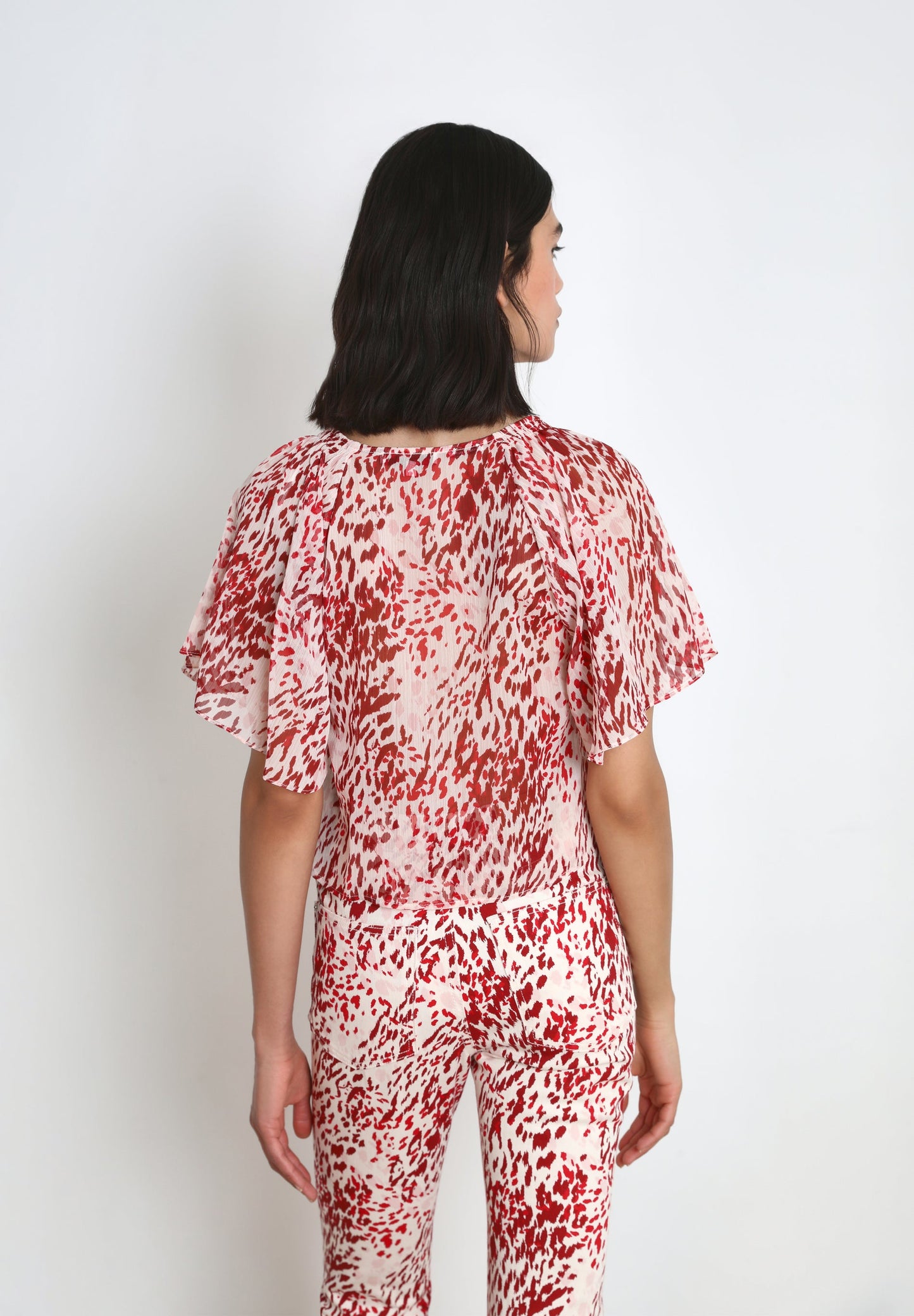 FLOWING SLEEVE BLOUSE