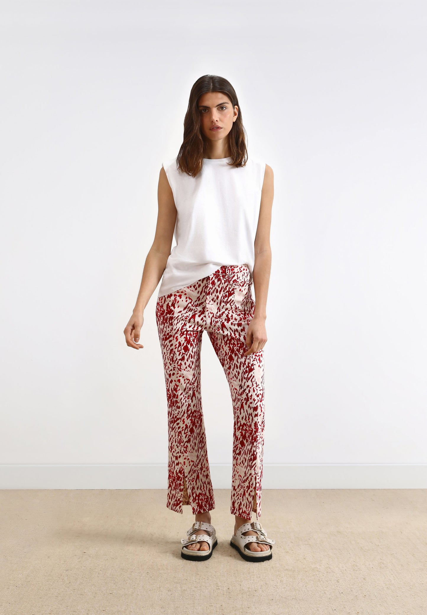 T-SHIRT WITH SHOULDER PADS