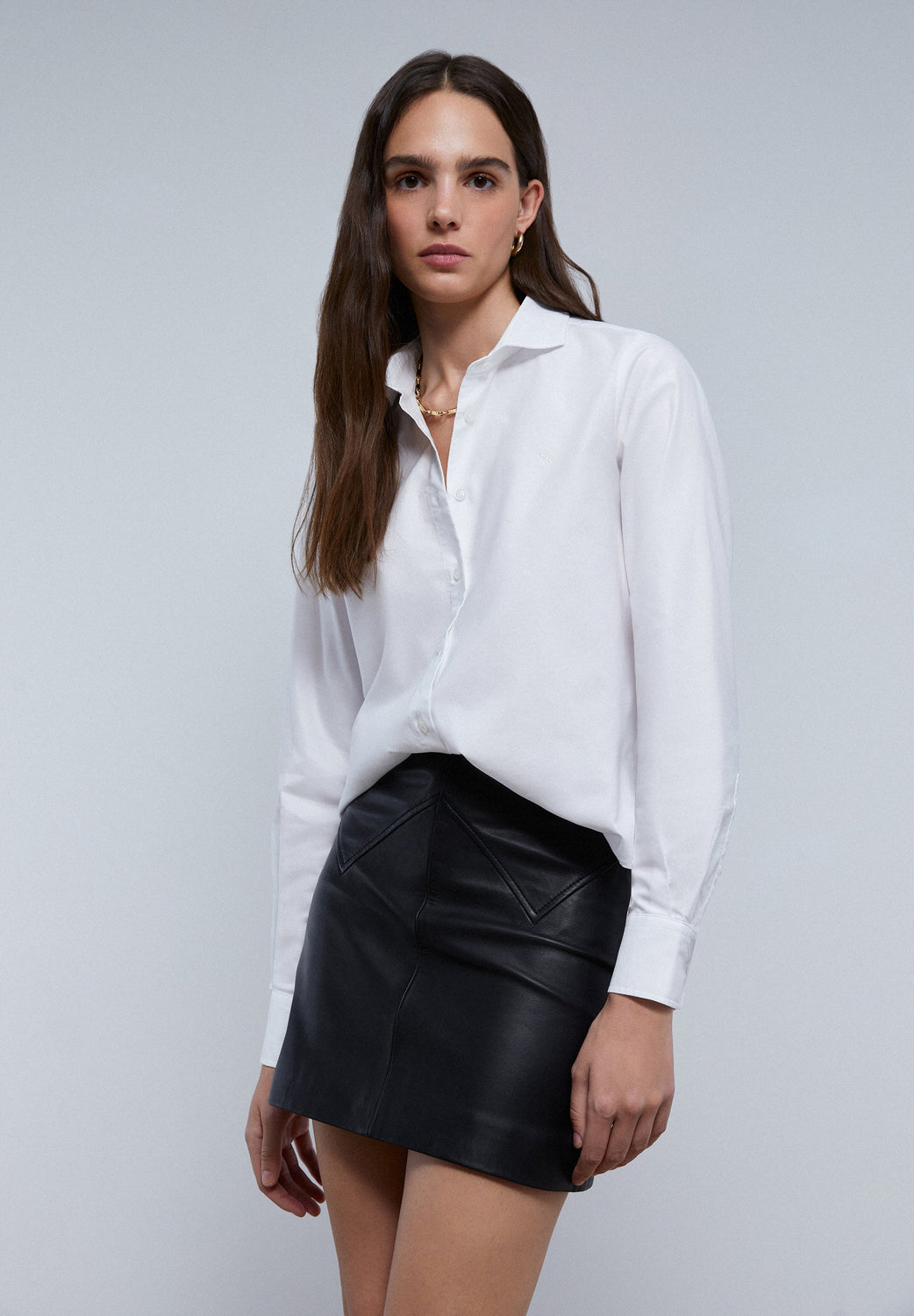 CAMISA CLÁSICA BORDADO PECHO - Scalpers