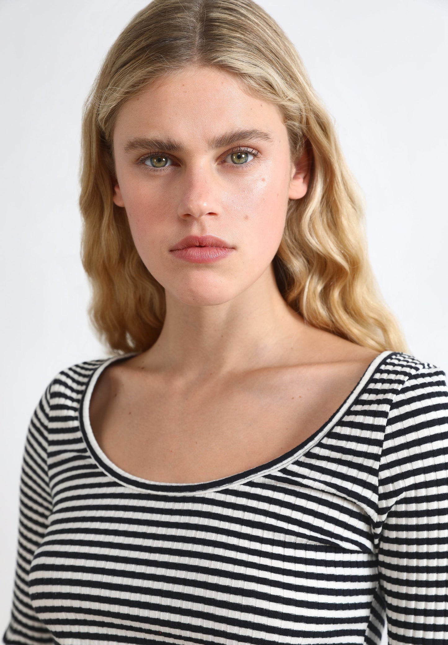 TWO-TONE STRIPED T-SHIRT