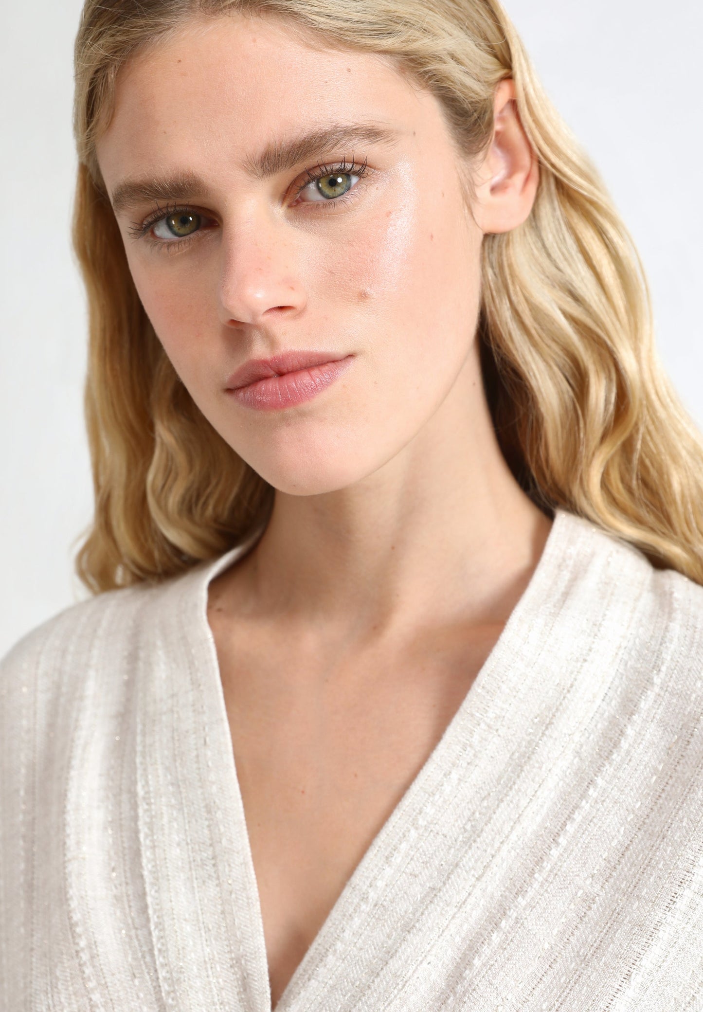 KIMONO WITH METALLIC DETAILS