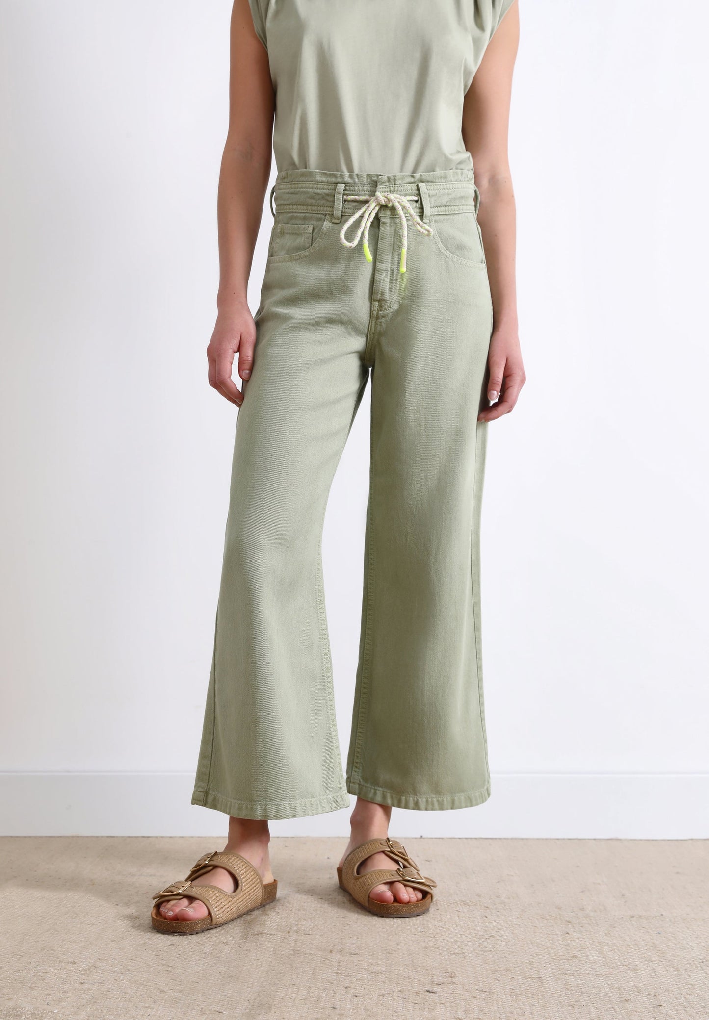 LOW RISE DRAWSTRING JEANS