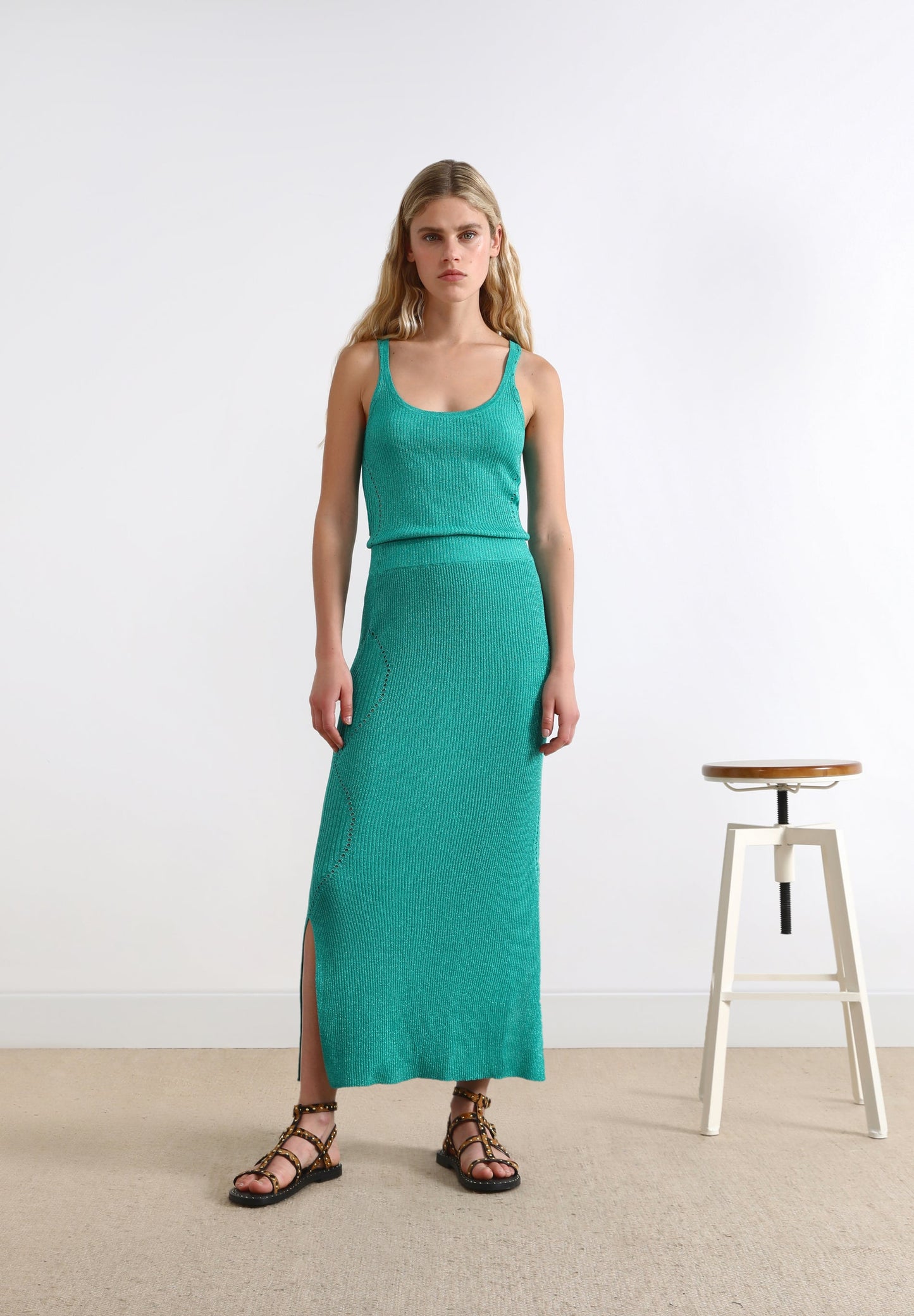 KNIT TOP WITH BACK DETAILING