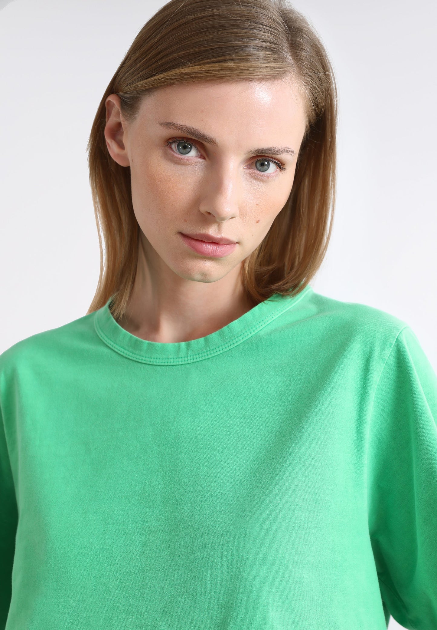 CROPPED T-SHIRT WITH MINI EMBROIDERY