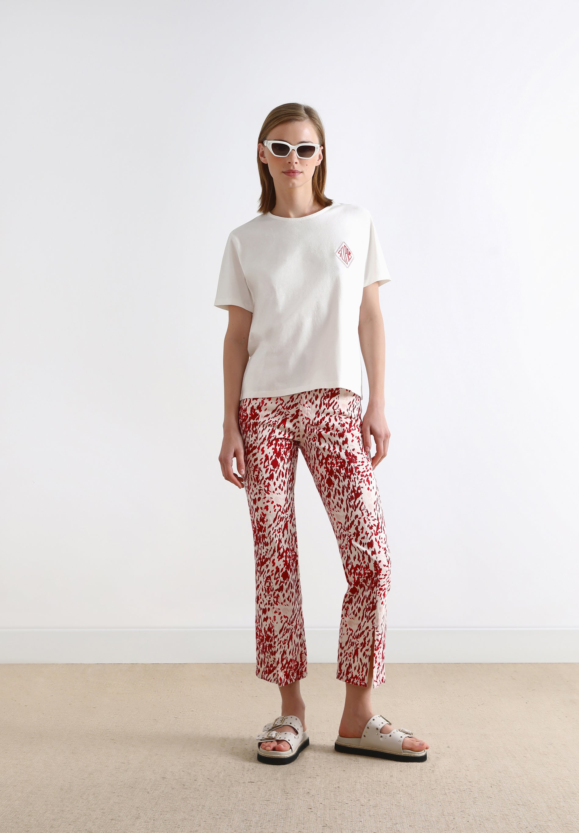 T-SHIRT WITH EMBROIDERY ON THE CHEST