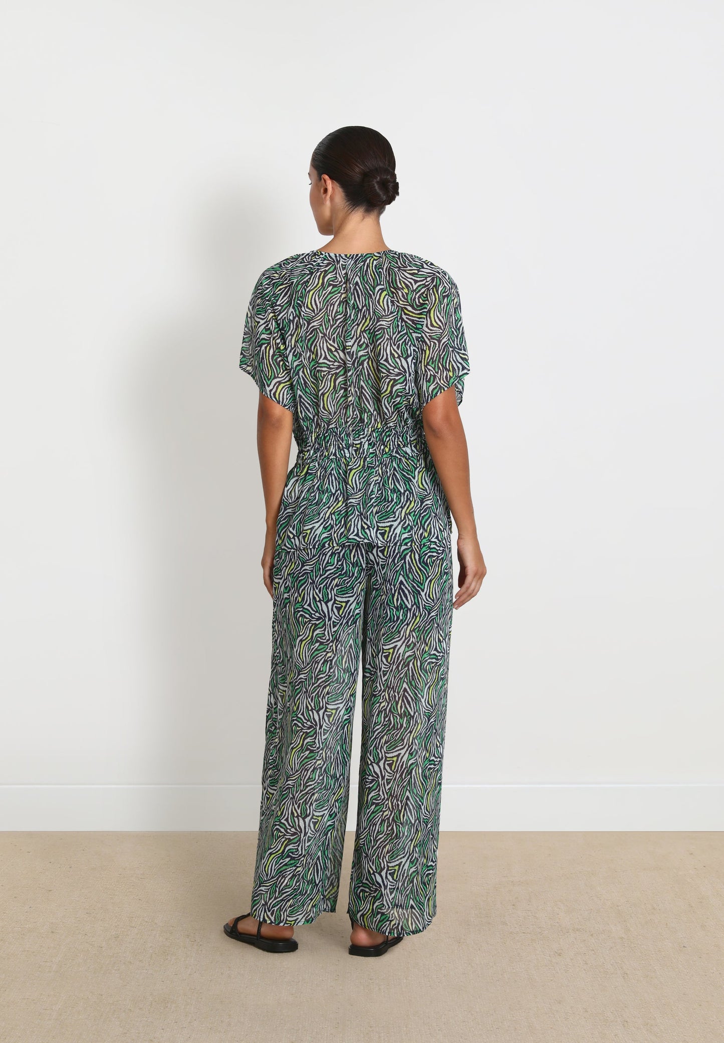 GATHERED ANIMAL PRINT TOP